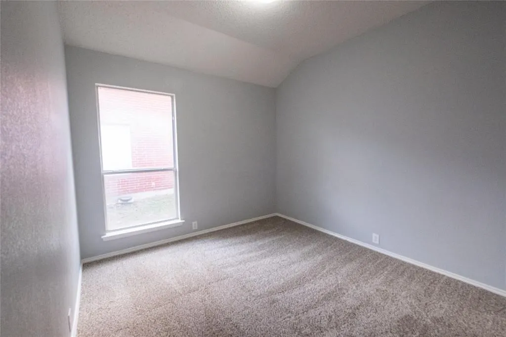 Single Family Residence For Rent in Tarrant County , 817 Stafford Station Drive, Saginaw, Texas 76131, 3 Bedroom, 2 Bathroom, 2 Garage spaces, 1,472 Sqft, built in 1999, mls#21402216, Real Estate Agent in Saginaw, Homes For Rent in Tarrant county, Homes For Rent in Saginaw, Realtor in Saginaw Texas, Real Estate Brokerage Independent Realty Texas, Luminita Cordes Realtor