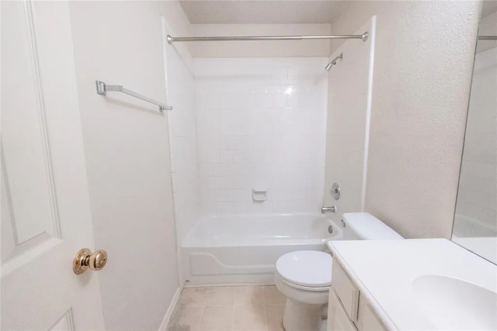 Single Family Residence For Rent in Tarrant County , 817 Stafford Station Drive, Saginaw, Texas 76131, 3 Bedroom, 2 Bathroom, 2 Garage spaces, 1,472 Sqft, built in 1999, mls#21402216, Real Estate Agent in Saginaw, Homes For Rent in Tarrant county, Homes For Rent in Saginaw, Realtor in Saginaw Texas, Real Estate Brokerage Independent Realty Texas, Luminita Cordes Realtor
