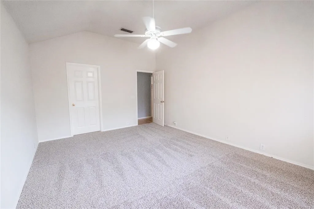 Single Family Residence For Rent in Tarrant County , 817 Stafford Station Drive, Saginaw, Texas 76131, 3 Bedroom, 2 Bathroom, 2 Garage spaces, 1,472 Sqft, built in 1999, mls#21402216, Real Estate Agent in Saginaw, Homes For Rent in Tarrant county, Homes For Rent in Saginaw, Realtor in Saginaw Texas, Real Estate Brokerage Independent Realty Texas, Luminita Cordes Realtor