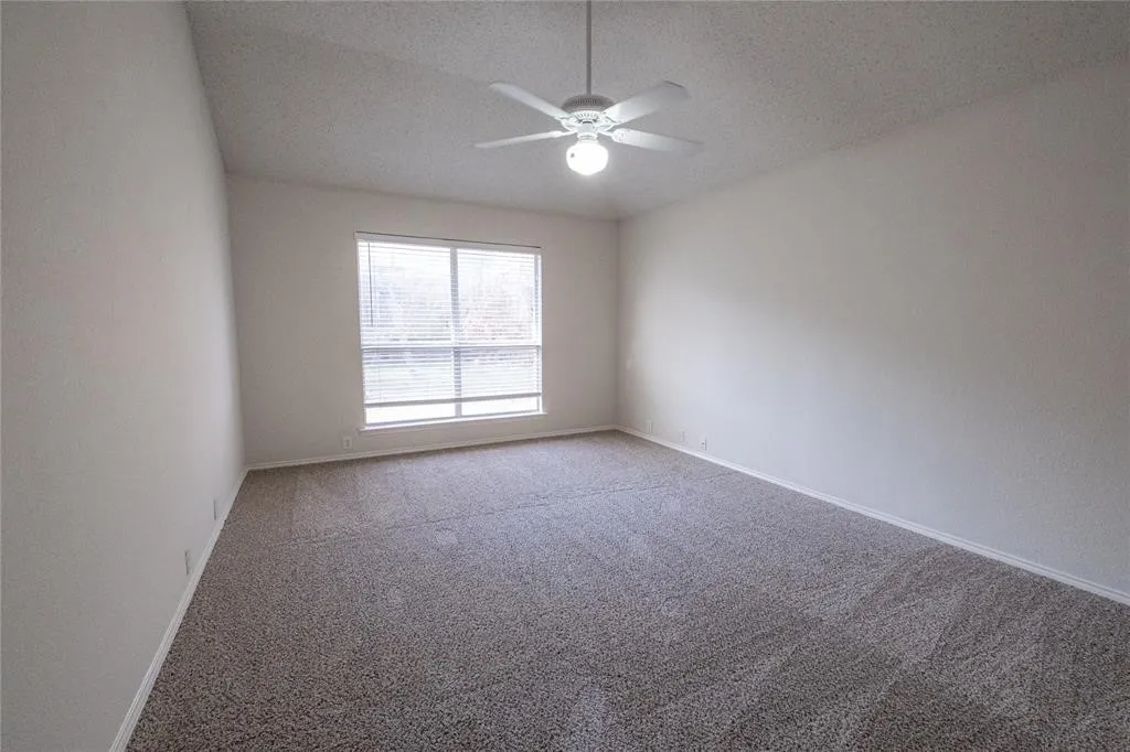 Single Family Residence For Rent in Tarrant County , 817 Stafford Station Drive, Saginaw, Texas 76131, 3 Bedroom, 2 Bathroom, 2 Garage spaces, 1,472 Sqft, built in 1999, mls#21402216, Real Estate Agent in Saginaw, Homes For Rent in Tarrant county, Homes For Rent in Saginaw, Realtor in Saginaw Texas, Real Estate Brokerage Independent Realty Texas, Luminita Cordes Realtor