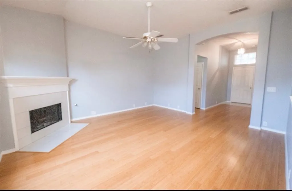 Single Family Residence For Rent in Tarrant County , 817 Stafford Station Drive, Saginaw, Texas 76131, 3 Bedroom, 2 Bathroom, 2 Garage spaces, 1,472 Sqft, built in 1999, mls#21402216, Real Estate Agent in Saginaw, Homes For Rent in Tarrant county, Homes For Rent in Saginaw, Realtor in Saginaw Texas, Real Estate Brokerage Independent Realty Texas, Luminita Cordes Realtor