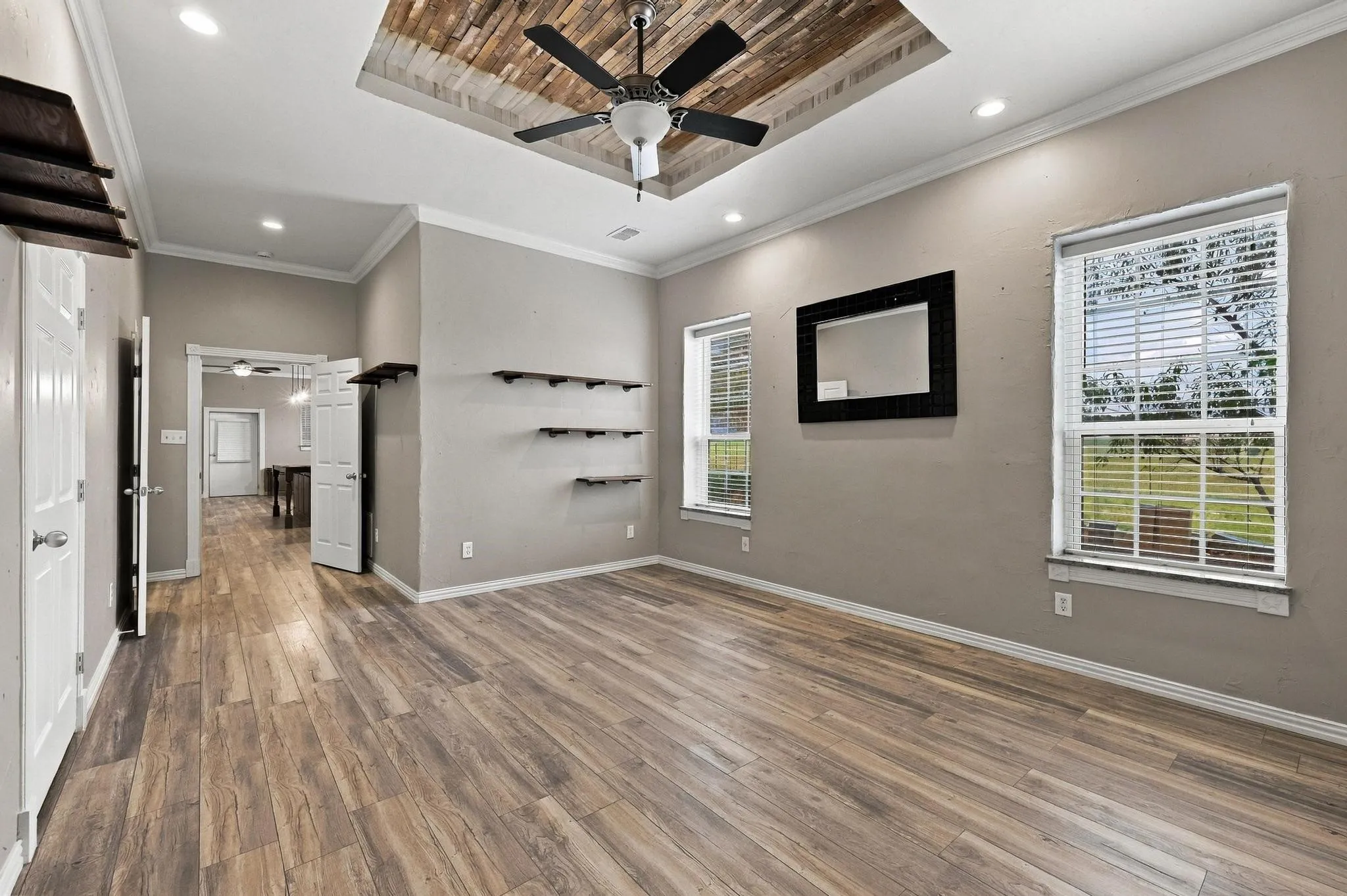 Single Family Residence For Rent in Grayson County , 8667 US 377, Collinsville, Texas 76233, 3 Bedroom, 3 Bathroom, 12 Garage spaces, 10,000 Sqft, built in 2017, mls#21400865, Real Estate Agent in Collinsville, Homes For Rent in Grayson county, Homes For Rent in Collinsville, Realtor in Collinsville Texas, Real Estate Brokerage Independent Realty Texas, Luminita Cordes Realtor