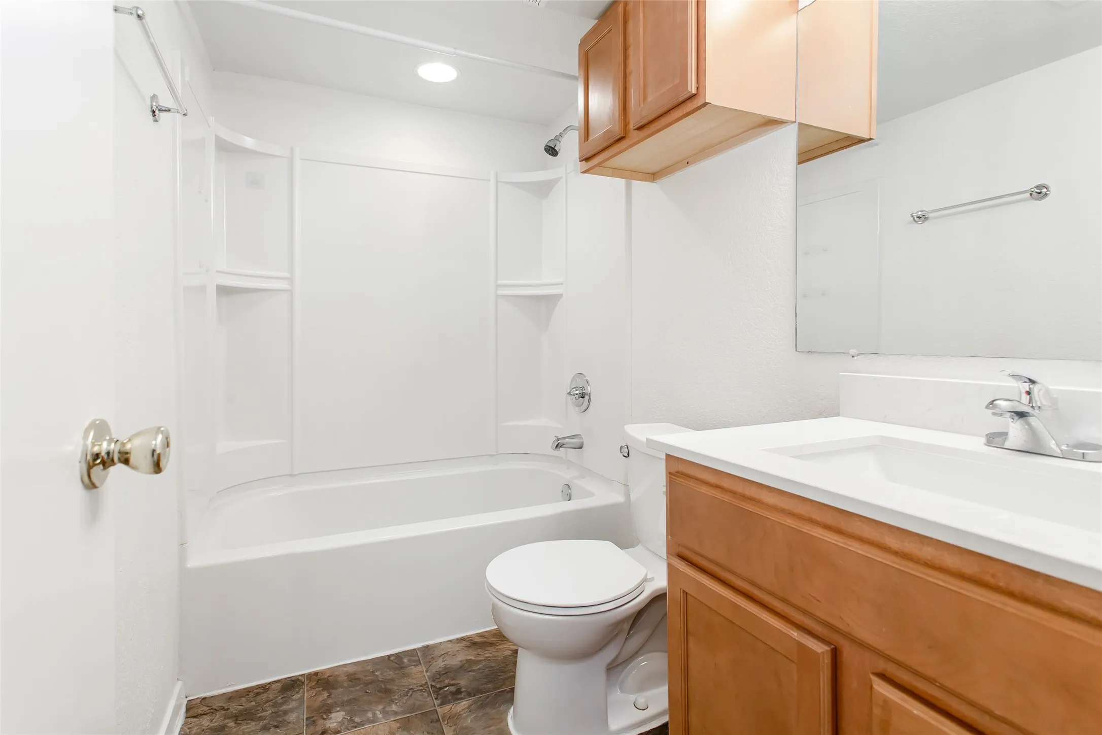 Apartment For Rent in Dallas County , 1901 N Fitzhugh Avenue 20, Dallas, Texas 75204, 1 Bedroom, 1 Bathroom, Garage spaces, 600 Sqft, built in 1984, mls#21381251, Real Estate Agent in Dallas, Homes For Rent in Dallas county, Homes For Rent in Dallas, Realtor in Dallas Texas, Real Estate Brokerage Independent Realty Texas, Luminita Cordes Realtor
