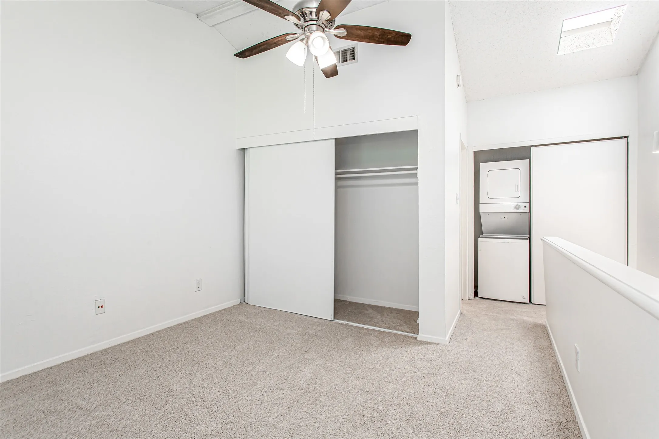 Apartment For Rent in Dallas County , 1901 N Fitzhugh Avenue 20, Dallas, Texas 75204, 1 Bedroom, 1 Bathroom, Garage spaces, 600 Sqft, built in 1984, mls#21381251, Real Estate Agent in Dallas, Homes For Rent in Dallas county, Homes For Rent in Dallas, Realtor in Dallas Texas, Real Estate Brokerage Independent Realty Texas, Luminita Cordes Realtor