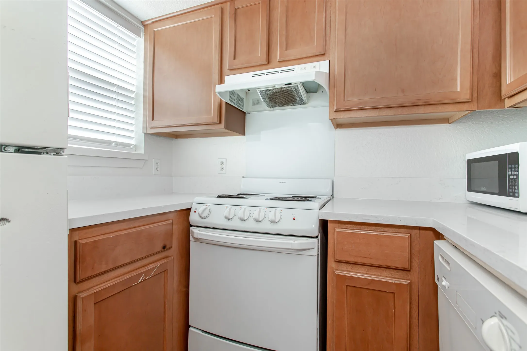 Apartment For Rent in Dallas County , 1901 N Fitzhugh Avenue 20, Dallas, Texas 75204, 1 Bedroom, 1 Bathroom, Garage spaces, 600 Sqft, built in 1984, mls#21381251, Real Estate Agent in Dallas, Homes For Rent in Dallas county, Homes For Rent in Dallas, Realtor in Dallas Texas, Real Estate Brokerage Independent Realty Texas, Luminita Cordes Realtor