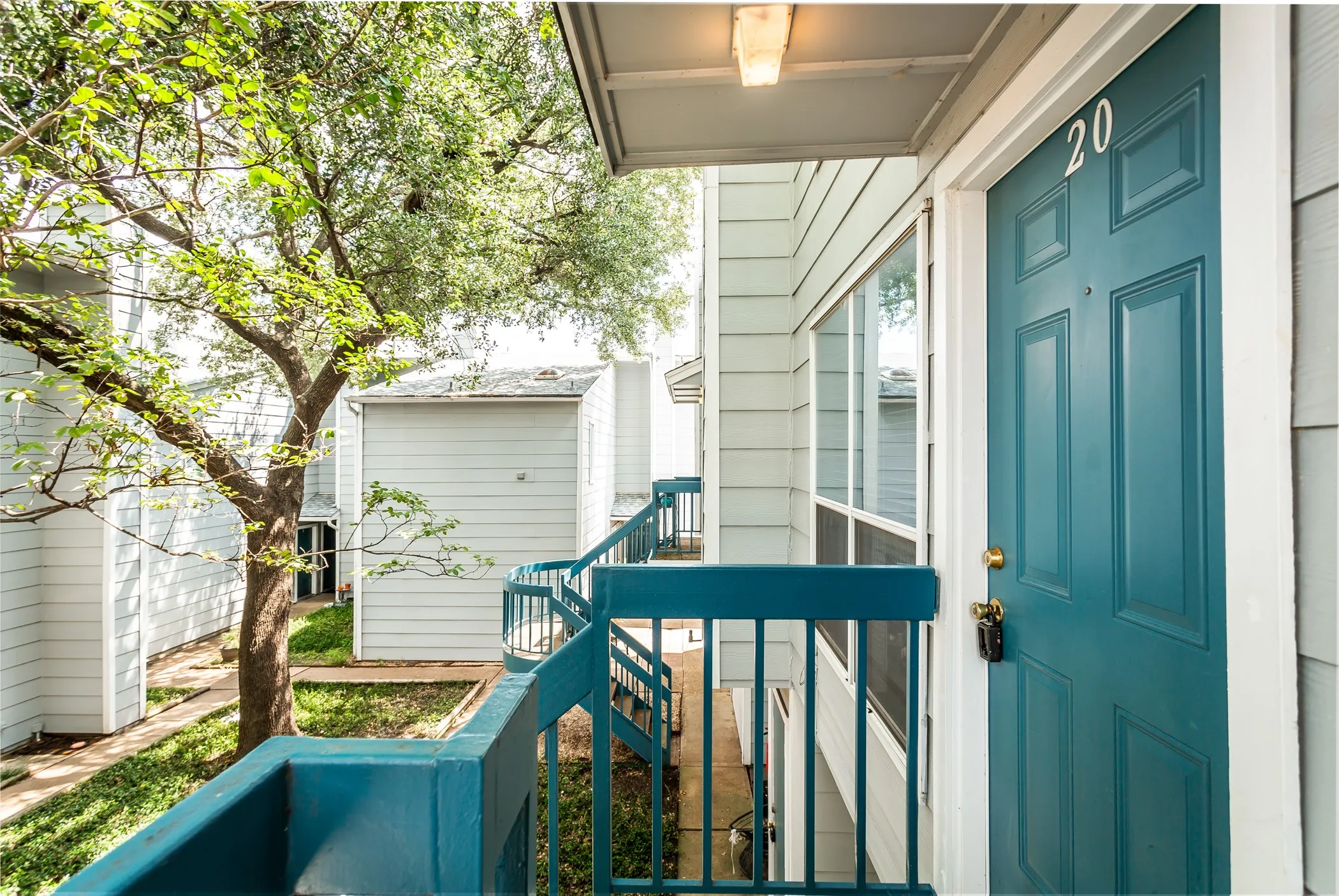 Apartment For Rent in Dallas County , 1901 N Fitzhugh Avenue 20, Dallas, Texas 75204, 1 Bedroom, 1 Bathroom, Garage spaces, 600 Sqft, built in 1984, mls#21381251, Real Estate Agent in Dallas, Homes For Rent in Dallas county, Homes For Rent in Dallas, Realtor in Dallas Texas, Real Estate Brokerage Independent Realty Texas, Luminita Cordes Realtor