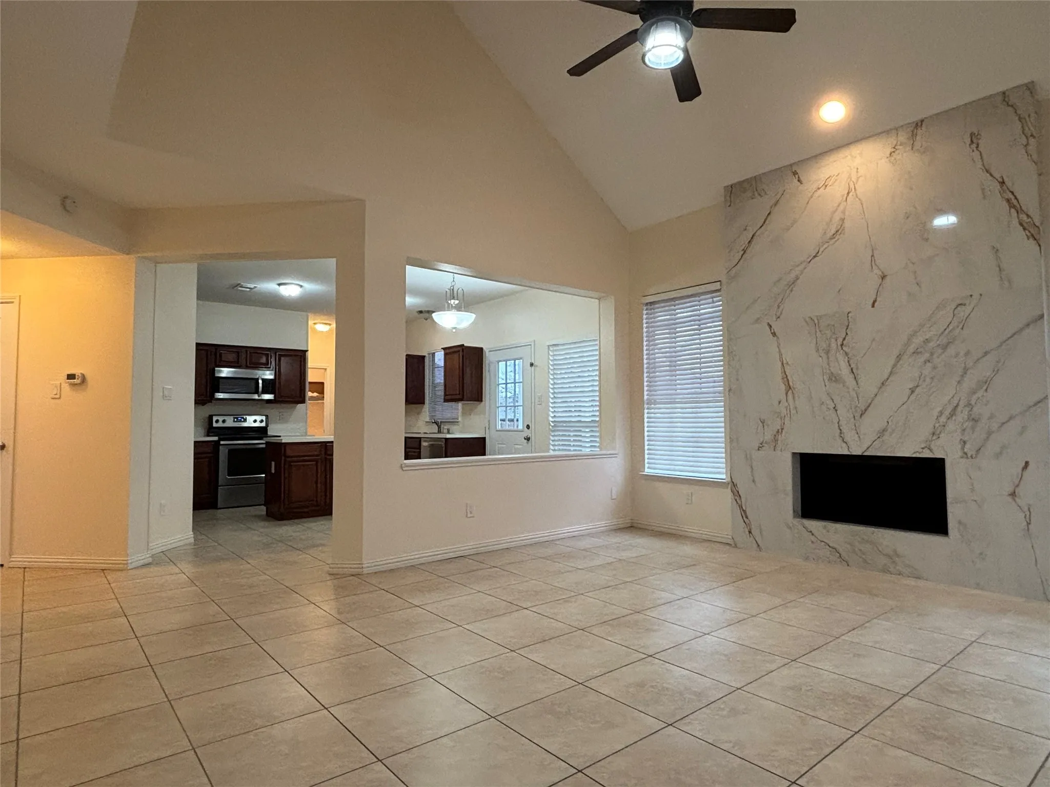 Single Family Residence For Rent in Tarrant County , 2713 Clovermeadow Drive, Fort Worth, Texas 76123, 3 Bedroom, 3 Bathroom, 2 Garage spaces, 2,225 Sqft, built in 1993, mls#21402229, Real Estate Agent in Fort Worth, Homes For Rent in Tarrant county, Homes For Rent in Fort Worth, Realtor in Fort Worth Texas, Real Estate Brokerage Independent Realty Texas, Luminita Cordes Realtor