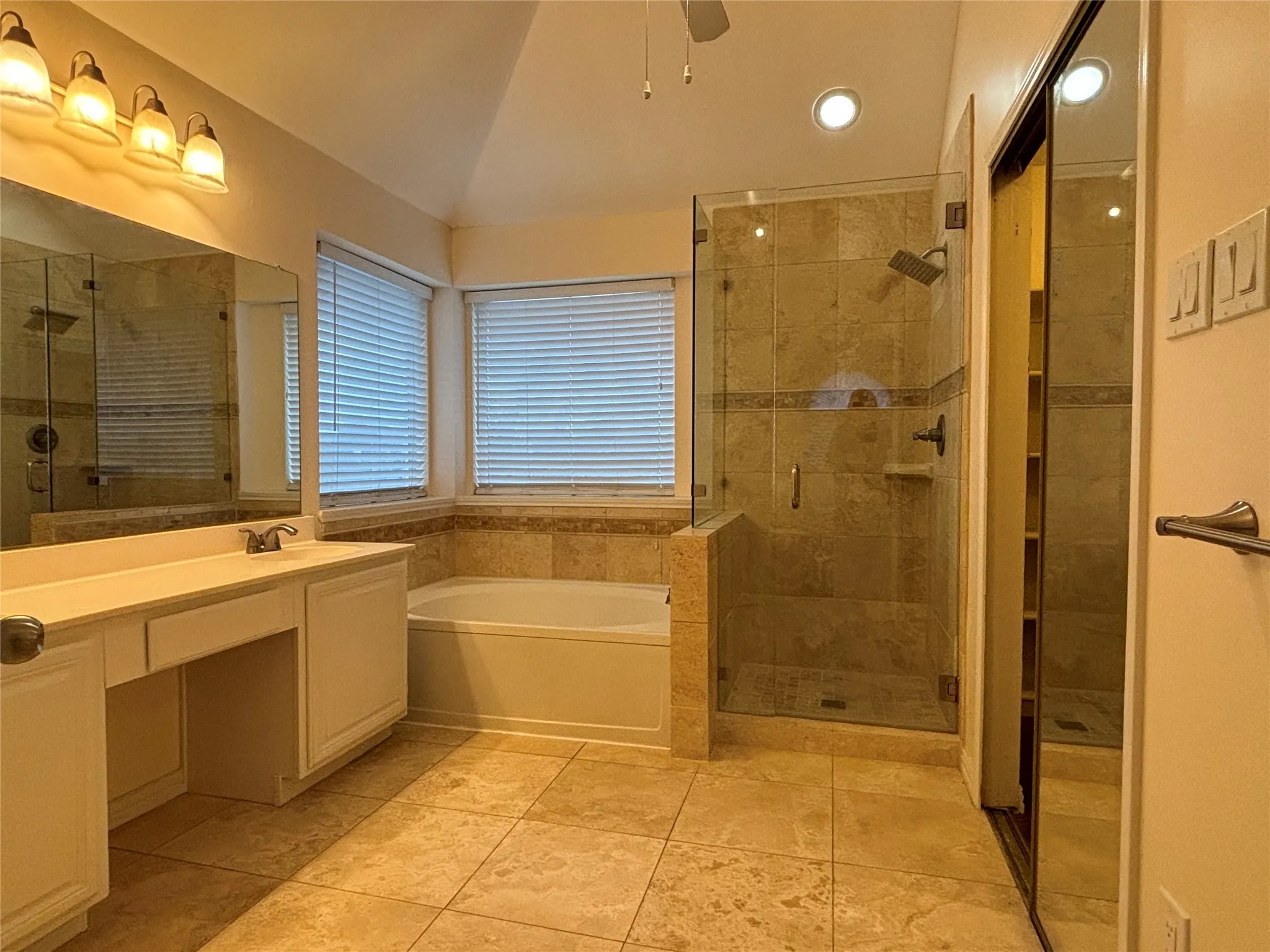 Single Family Residence For Rent in Tarrant County , 2713 Clovermeadow Drive, Fort Worth, Texas 76123, 3 Bedroom, 3 Bathroom, 2 Garage spaces, 2,225 Sqft, built in 1993, mls#21402229, Real Estate Agent in Fort Worth, Homes For Rent in Tarrant county, Homes For Rent in Fort Worth, Realtor in Fort Worth Texas, Real Estate Brokerage Independent Realty Texas, Luminita Cordes Realtor