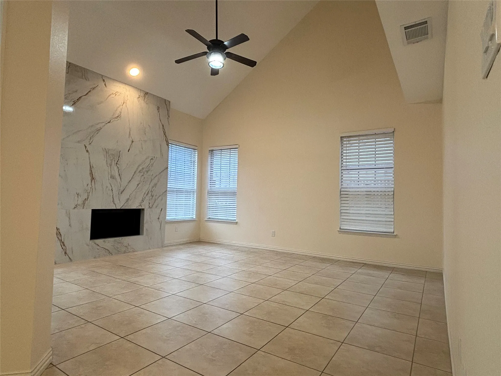 Single Family Residence For Rent in Tarrant County , 2713 Clovermeadow Drive, Fort Worth, Texas 76123, 3 Bedroom, 3 Bathroom, 2 Garage spaces, 2,225 Sqft, built in 1993, mls#21402229, Real Estate Agent in Fort Worth, Homes For Rent in Tarrant county, Homes For Rent in Fort Worth, Realtor in Fort Worth Texas, Real Estate Brokerage Independent Realty Texas, Luminita Cordes Realtor