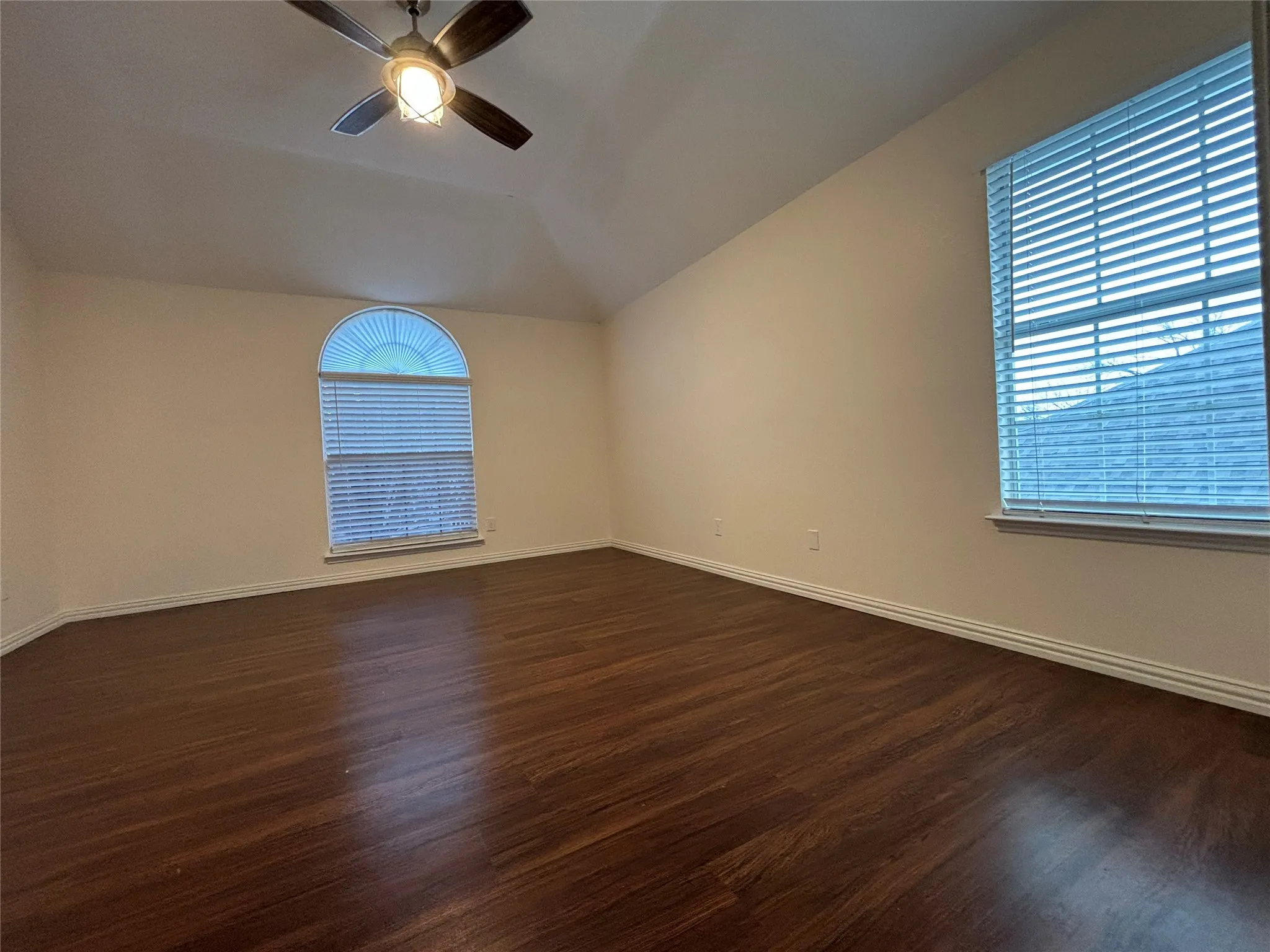 Single Family Residence For Rent in Tarrant County , 2713 Clovermeadow Drive, Fort Worth, Texas 76123, 3 Bedroom, 3 Bathroom, 2 Garage spaces, 2,225 Sqft, built in 1993, mls#21402229, Real Estate Agent in Fort Worth, Homes For Rent in Tarrant county, Homes For Rent in Fort Worth, Realtor in Fort Worth Texas, Real Estate Brokerage Independent Realty Texas, Luminita Cordes Realtor