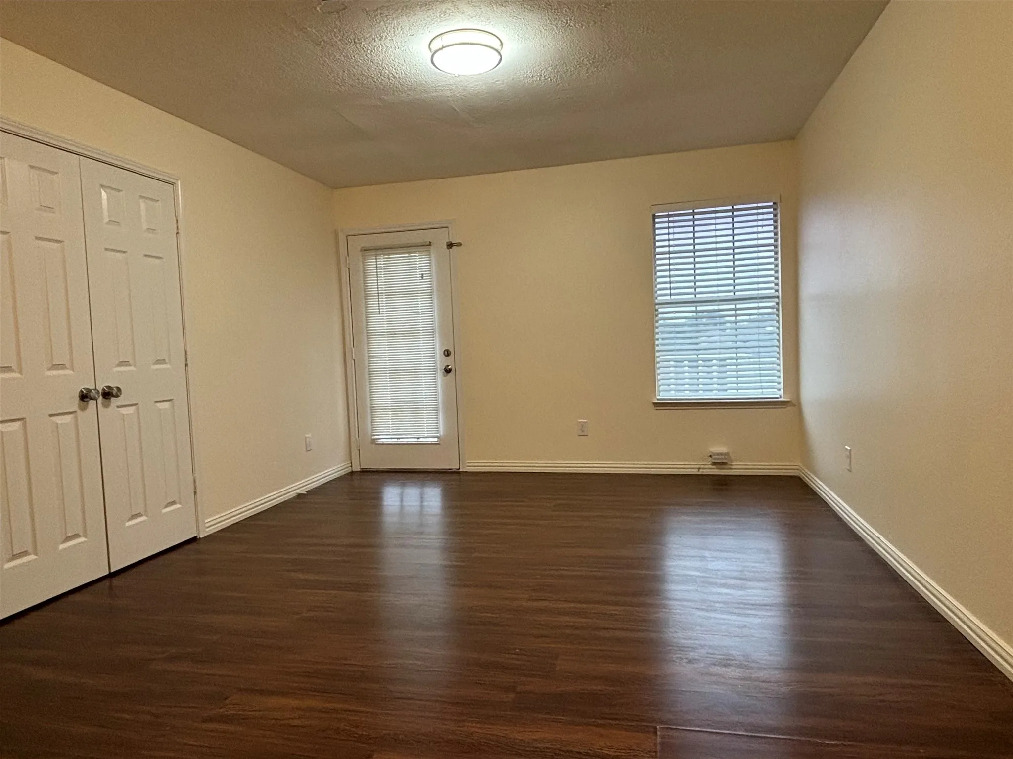 Single Family Residence For Rent in Tarrant County , 2713 Clovermeadow Drive, Fort Worth, Texas 76123, 3 Bedroom, 3 Bathroom, 2 Garage spaces, 2,225 Sqft, built in 1993, mls#21402229, Real Estate Agent in Fort Worth, Homes For Rent in Tarrant county, Homes For Rent in Fort Worth, Realtor in Fort Worth Texas, Real Estate Brokerage Independent Realty Texas, Luminita Cordes Realtor