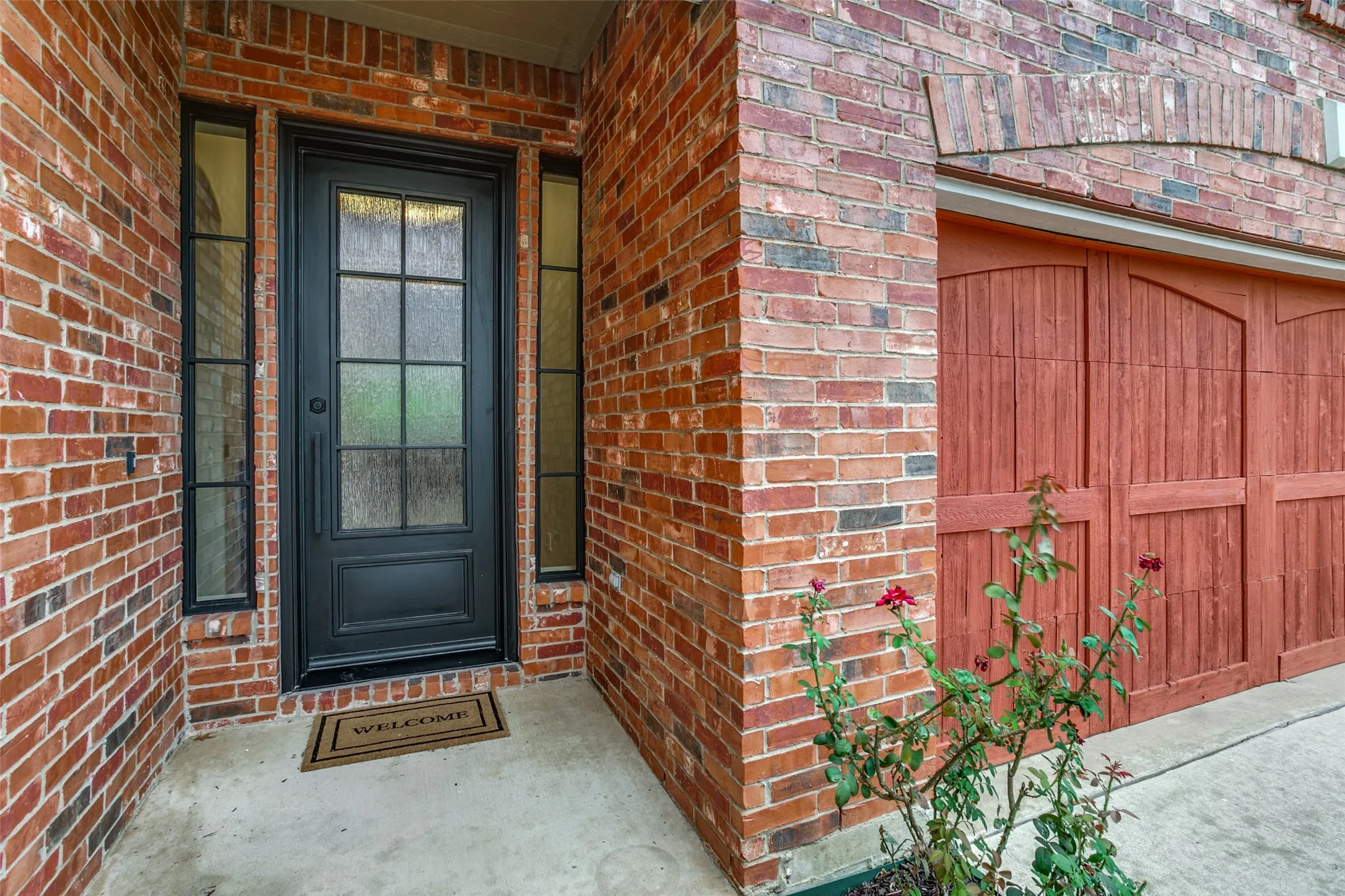 Single Family Residence For Sale in Tarrant County , 2206 Muskeg Lane, Euless, Texas 76039, 3 Bedroom, 3 Bathroom, 2 Garage spaces, 1,888 Sqft, built in 2004, mls#21394796, Real Estate Agent in Euless, Homes For Sale in Tarrant county, Homes For Sale in Euless, Realtor in Euless Texas, Real Estate Brokerage Independent Realty Texas, Luminita Cordes Realtor
