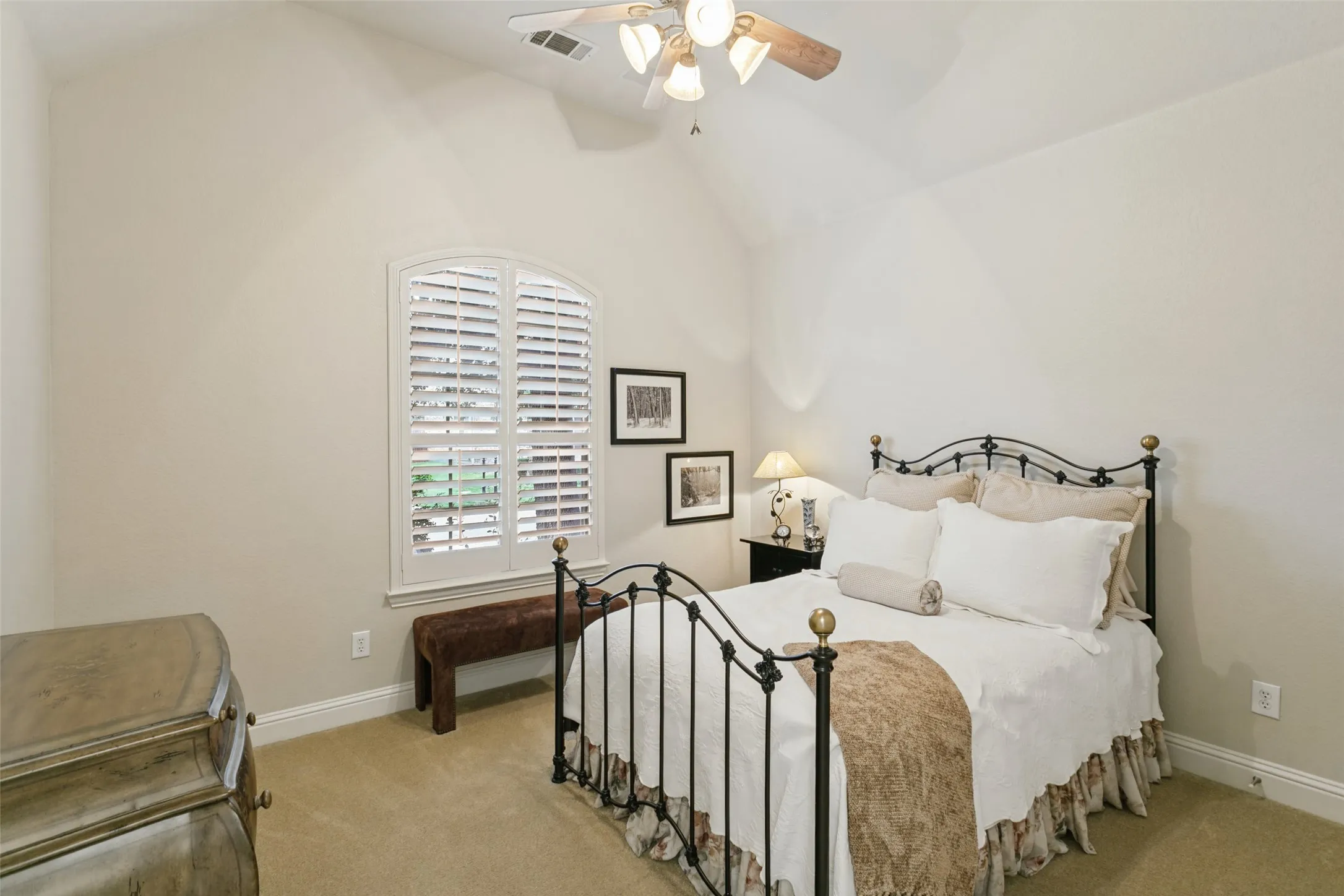 Single Family Residence For Sale in Tarrant County , 2206 Muskeg Lane, Euless, Texas 76039, 3 Bedroom, 3 Bathroom, 2 Garage spaces, 1,888 Sqft, built in 2004, mls#21394796, Real Estate Agent in Euless, Homes For Sale in Tarrant county, Homes For Sale in Euless, Realtor in Euless Texas, Real Estate Brokerage Independent Realty Texas, Luminita Cordes Realtor