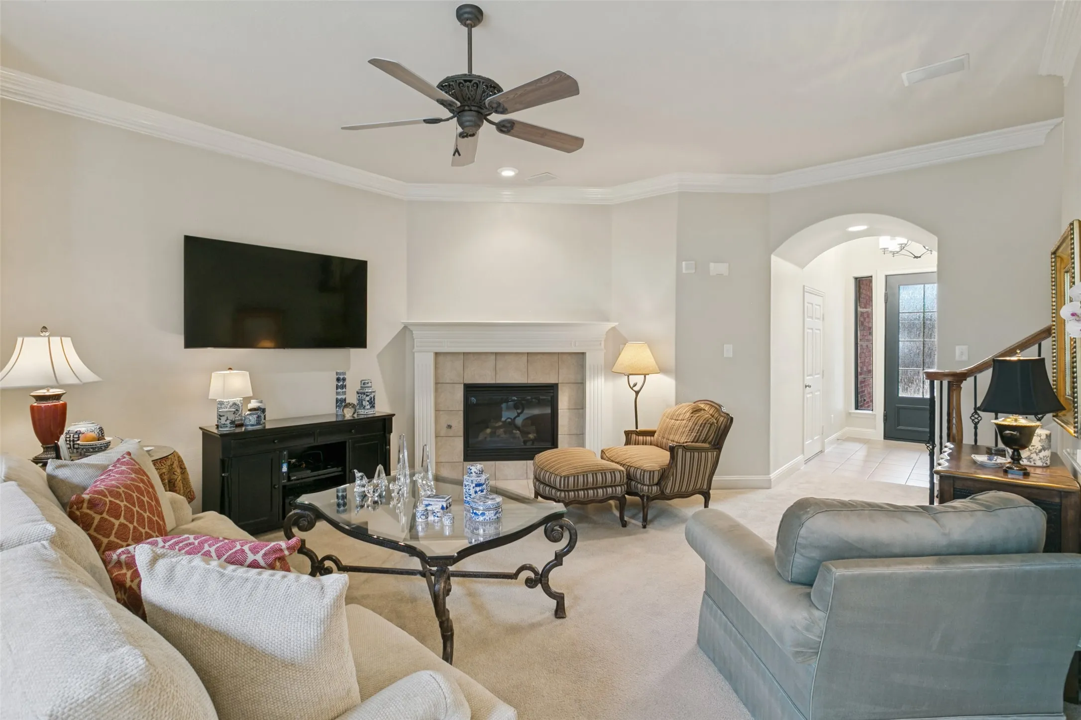 Single Family Residence For Sale in Tarrant County , 2206 Muskeg Lane, Euless, Texas 76039, 3 Bedroom, 3 Bathroom, 2 Garage spaces, 1,888 Sqft, built in 2004, mls#21394796, Real Estate Agent in Euless, Homes For Sale in Tarrant county, Homes For Sale in Euless, Realtor in Euless Texas, Real Estate Brokerage Independent Realty Texas, Luminita Cordes Realtor