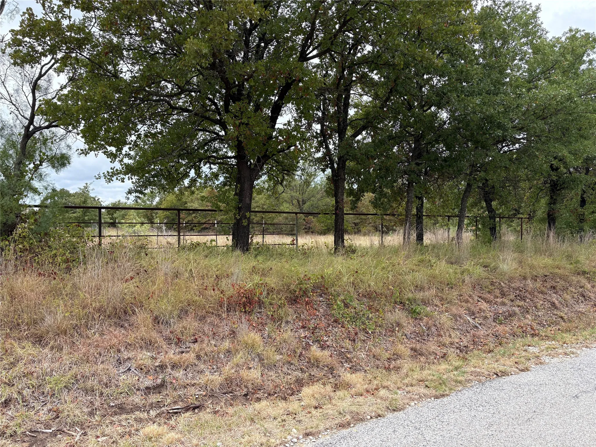 Mobile Home For Sale in Wise County , 1377 County Road 3838, Bridgeport, Texas 76426, 3 Bedroom, 2 Bathroom, Garage spaces, 1,120 Sqft, built in 1998, mls#21400483, Real Estate Agent in Bridgeport, Homes For Sale in Wise county, Homes For Sale in Bridgeport, Realtor in Bridgeport Texas, Real Estate Brokerage Independent Realty Texas, Luminita Cordes Realtor
