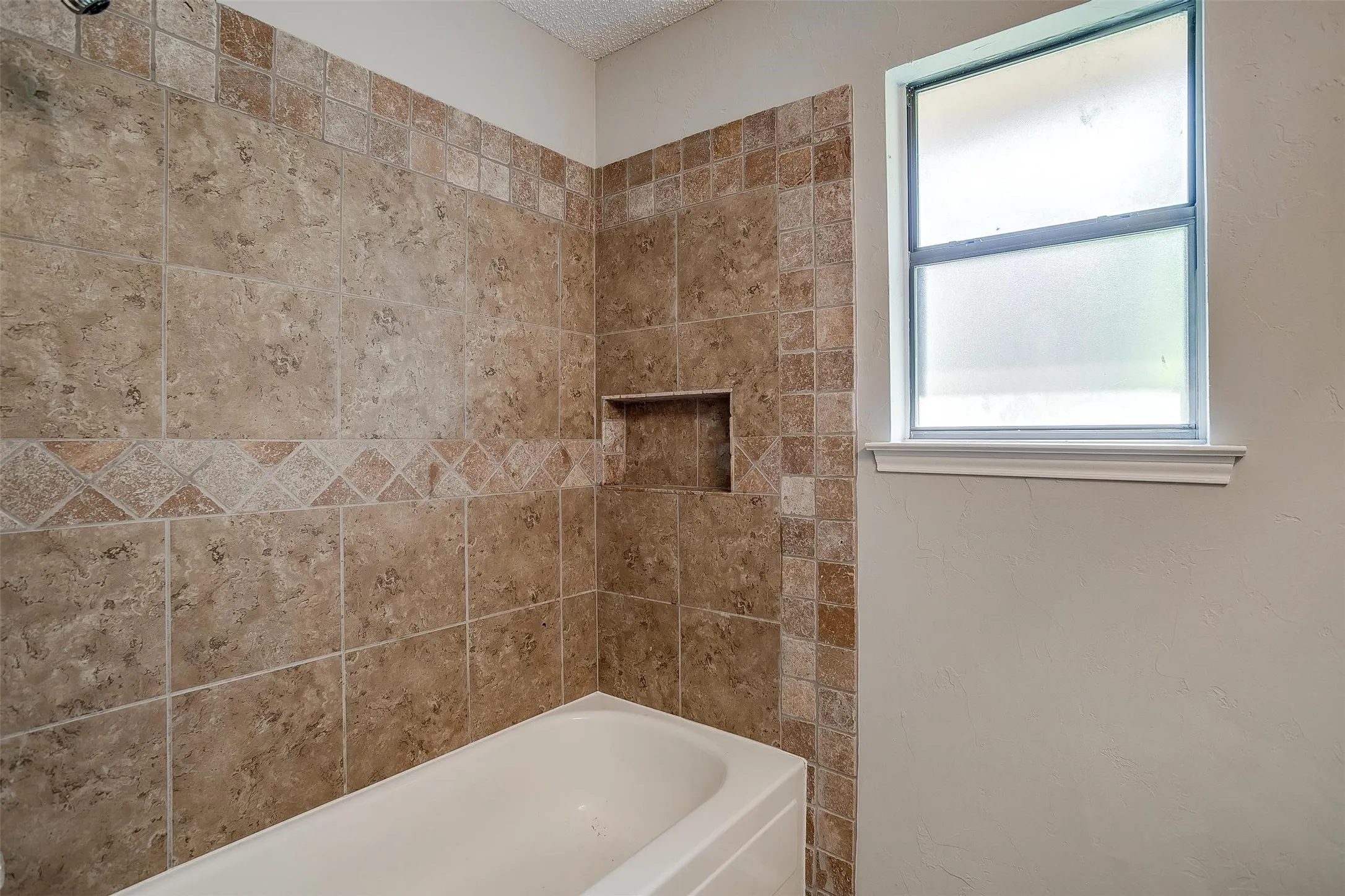 Single Family Residence For Rent in Tarrant County , 5909 Kesler Drive, Arlington, Texas 76017, 3 Bedroom, 2 Bathroom, 2 Garage spaces, 1,351 Sqft, built in 1986, mls#21402291, Real Estate Agent in Arlington, Homes For Rent in Tarrant county, Homes For Rent in Arlington, Realtor in Arlington Texas, Real Estate Brokerage Independent Realty Texas, Luminita Cordes Realtor