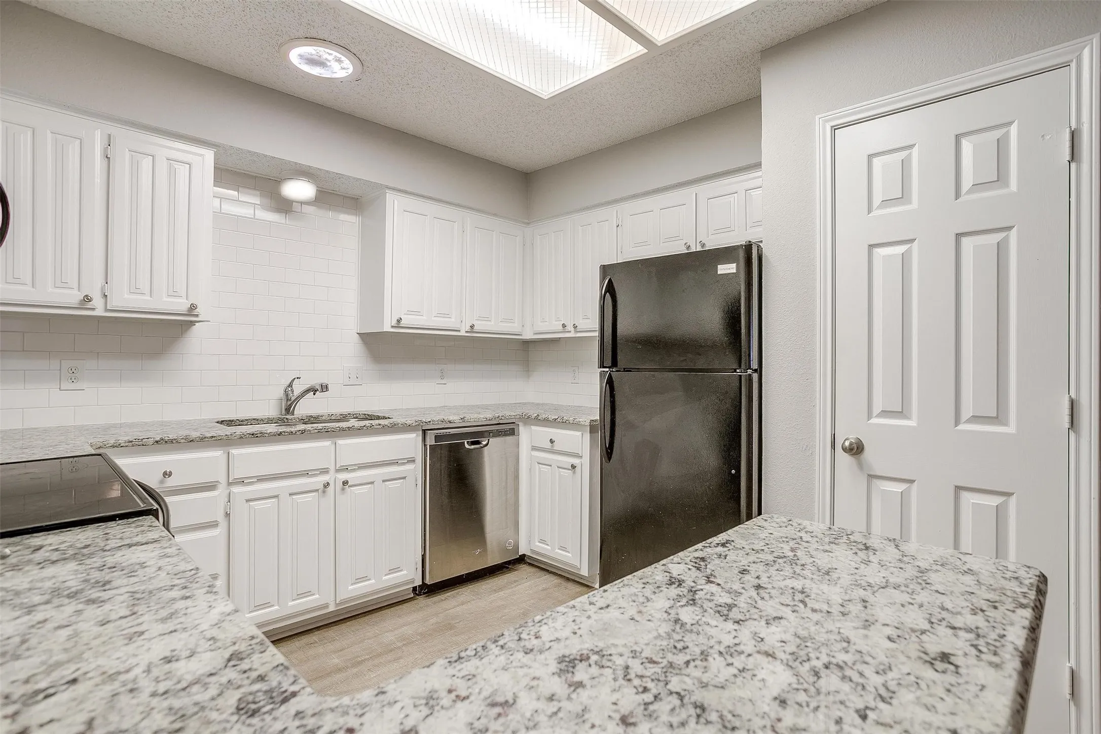 Single Family Residence For Rent in Tarrant County , 5909 Kesler Drive, Arlington, Texas 76017, 3 Bedroom, 2 Bathroom, 2 Garage spaces, 1,351 Sqft, built in 1986, mls#21402291, Real Estate Agent in Arlington, Homes For Rent in Tarrant county, Homes For Rent in Arlington, Realtor in Arlington Texas, Real Estate Brokerage Independent Realty Texas, Luminita Cordes Realtor