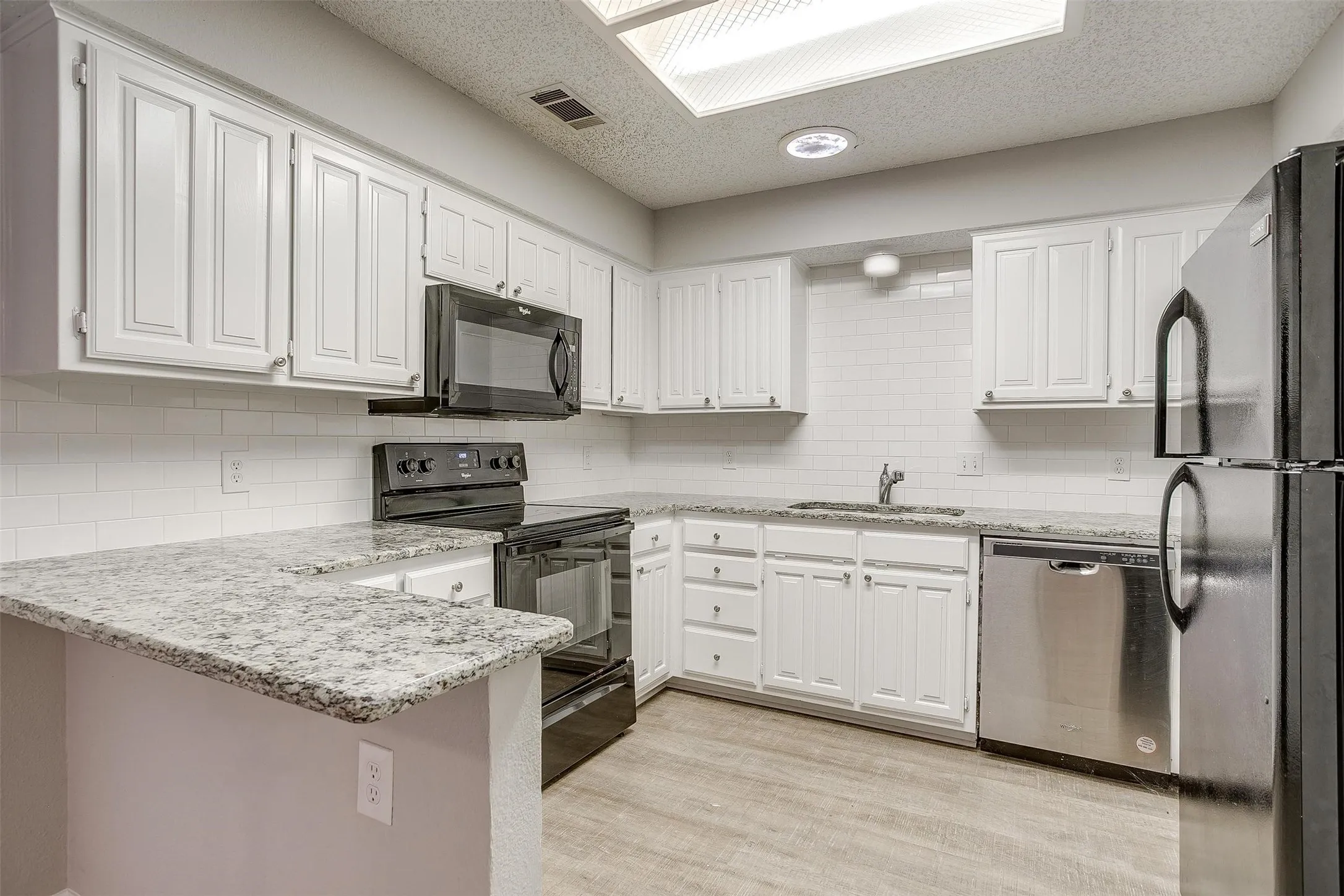 Single Family Residence For Rent in Tarrant County , 5909 Kesler Drive, Arlington, Texas 76017, 3 Bedroom, 2 Bathroom, 2 Garage spaces, 1,351 Sqft, built in 1986, mls#21402291, Real Estate Agent in Arlington, Homes For Rent in Tarrant county, Homes For Rent in Arlington, Realtor in Arlington Texas, Real Estate Brokerage Independent Realty Texas, Luminita Cordes Realtor