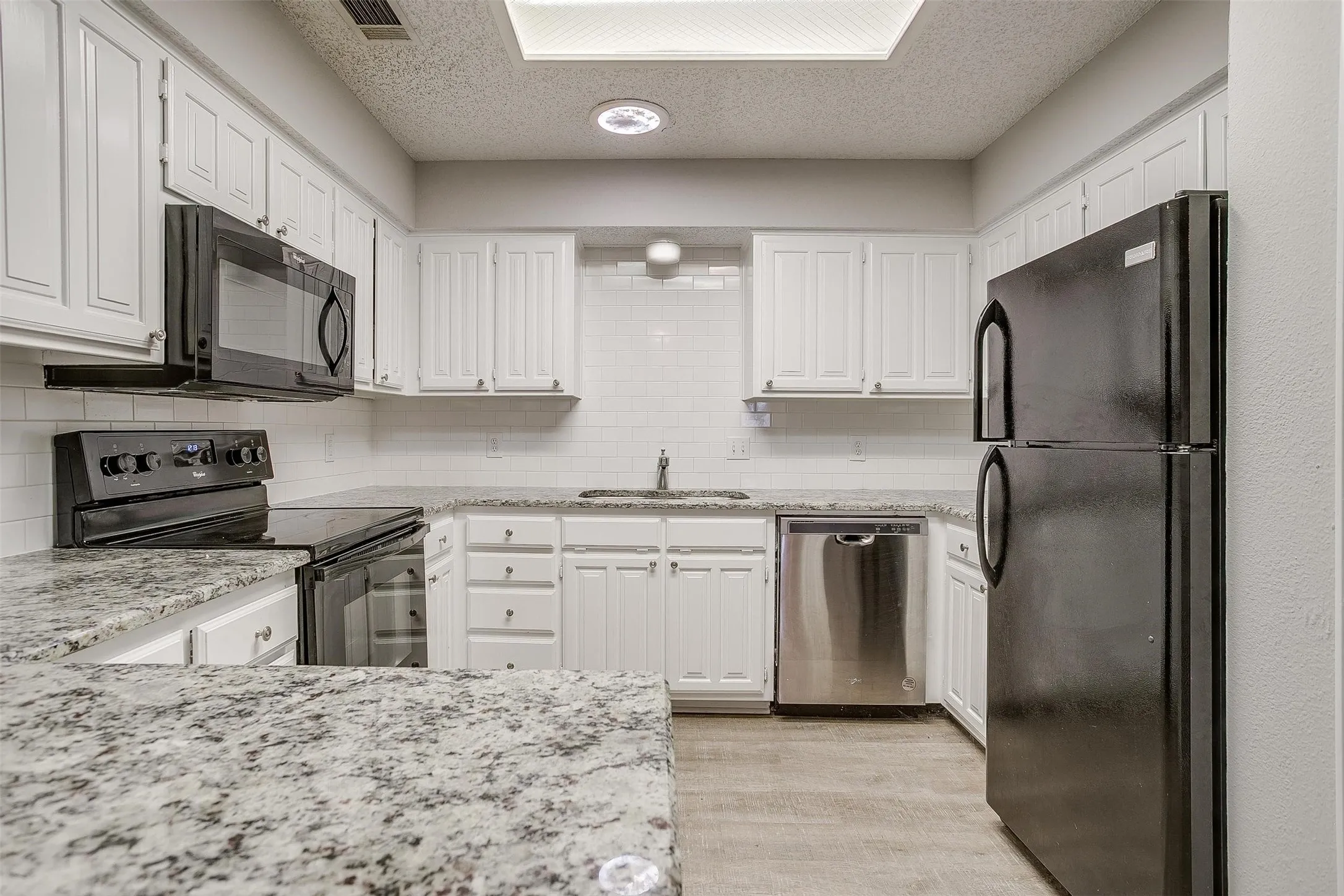 Single Family Residence For Rent in Tarrant County , 5909 Kesler Drive, Arlington, Texas 76017, 3 Bedroom, 2 Bathroom, 2 Garage spaces, 1,351 Sqft, built in 1986, mls#21402291, Real Estate Agent in Arlington, Homes For Rent in Tarrant county, Homes For Rent in Arlington, Realtor in Arlington Texas, Real Estate Brokerage Independent Realty Texas, Luminita Cordes Realtor
