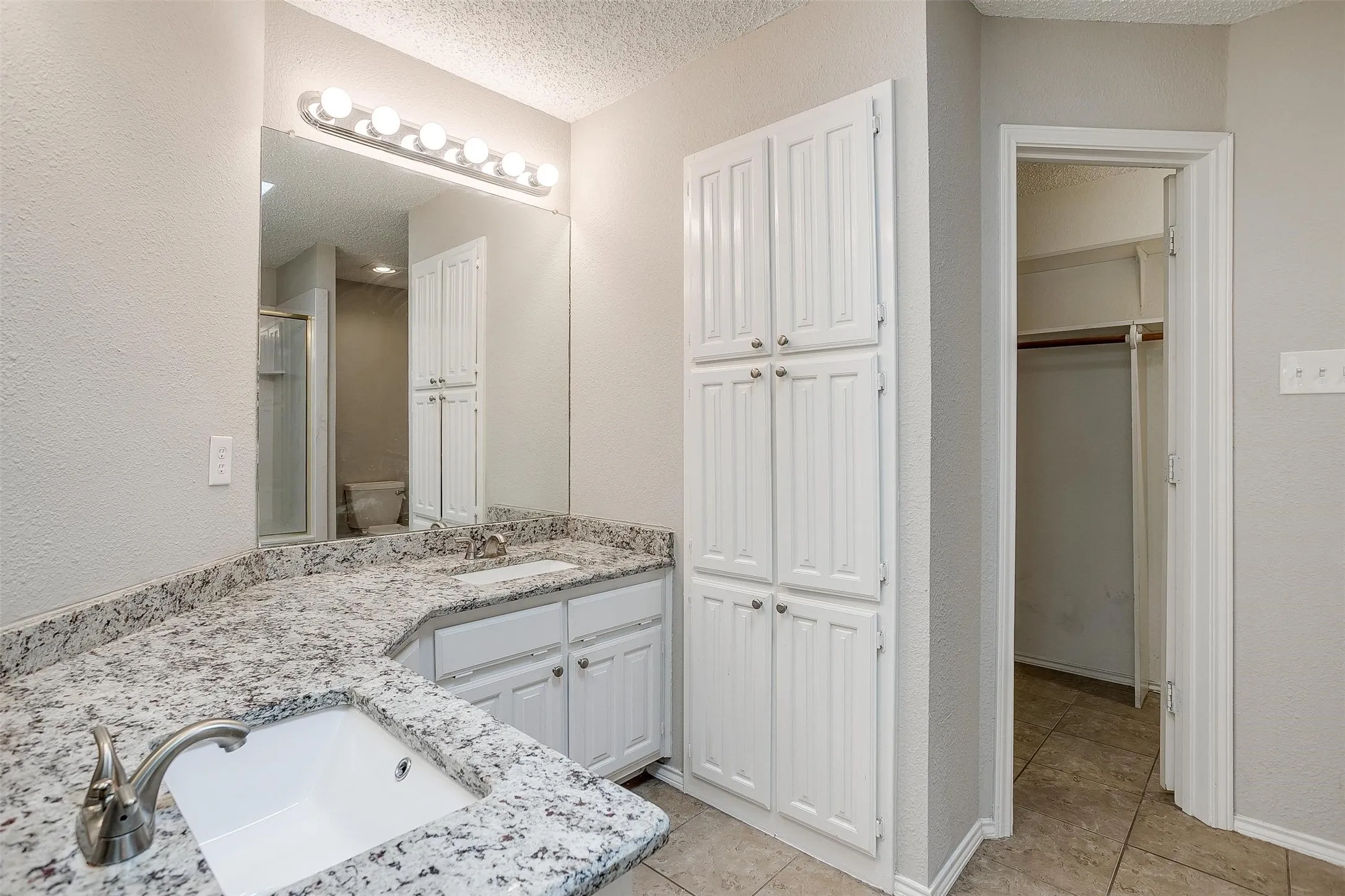 Single Family Residence For Rent in Tarrant County , 5909 Kesler Drive, Arlington, Texas 76017, 3 Bedroom, 2 Bathroom, 2 Garage spaces, 1,351 Sqft, built in 1986, mls#21402291, Real Estate Agent in Arlington, Homes For Rent in Tarrant county, Homes For Rent in Arlington, Realtor in Arlington Texas, Real Estate Brokerage Independent Realty Texas, Luminita Cordes Realtor