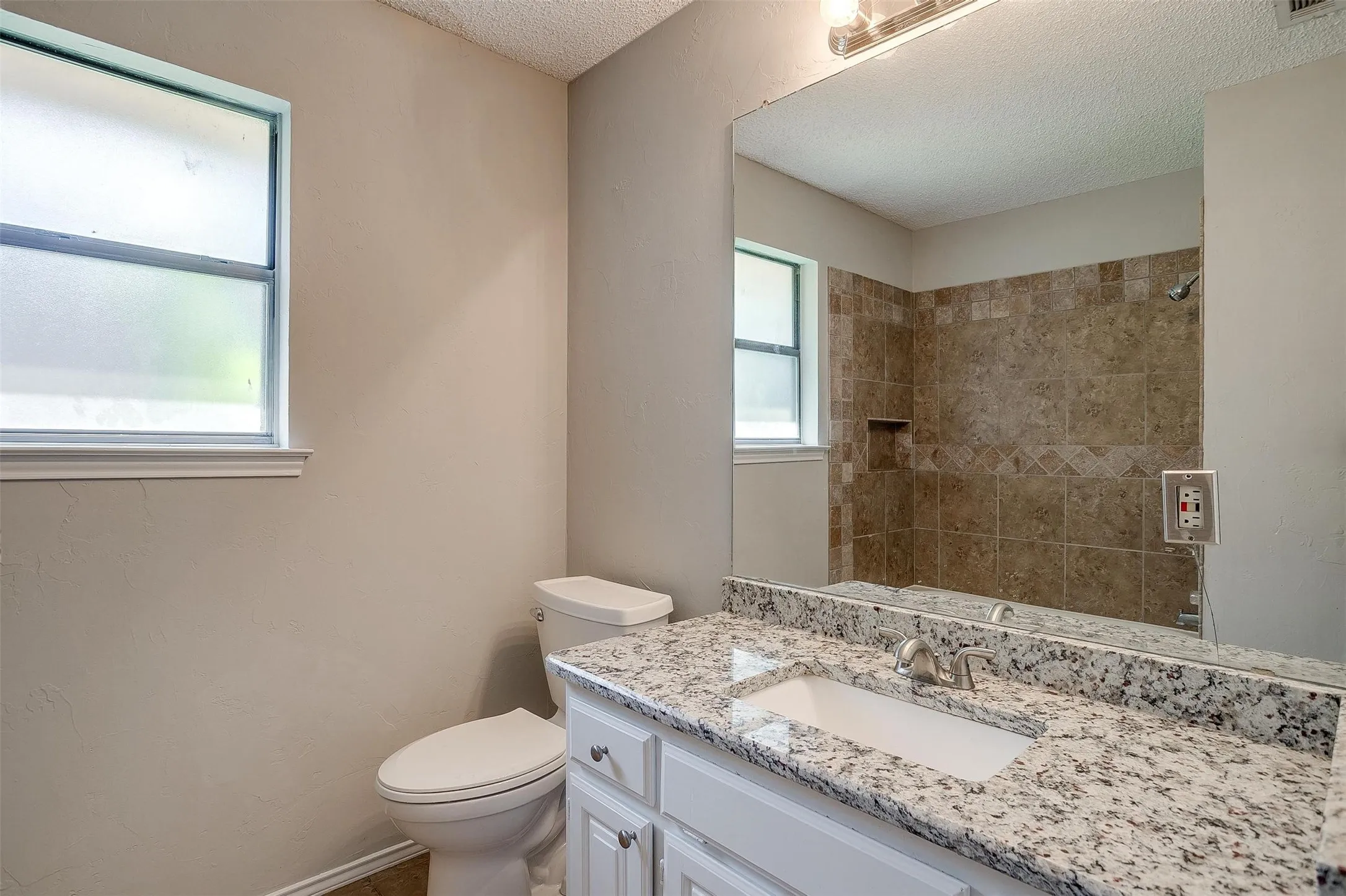 Single Family Residence For Rent in Tarrant County , 5909 Kesler Drive, Arlington, Texas 76017, 3 Bedroom, 2 Bathroom, 2 Garage spaces, 1,351 Sqft, built in 1986, mls#21402291, Real Estate Agent in Arlington, Homes For Rent in Tarrant county, Homes For Rent in Arlington, Realtor in Arlington Texas, Real Estate Brokerage Independent Realty Texas, Luminita Cordes Realtor