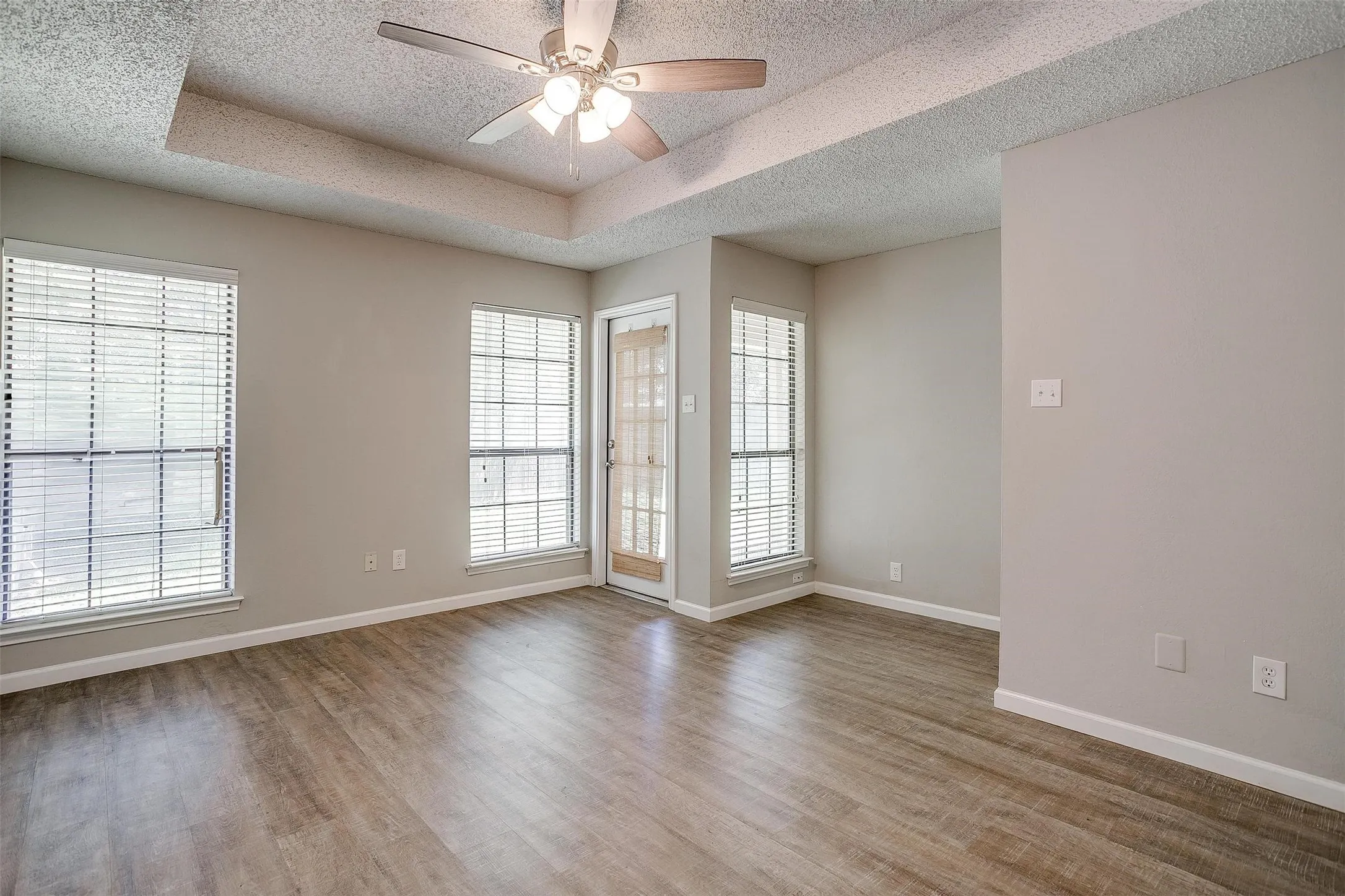 Single Family Residence For Rent in Tarrant County , 5909 Kesler Drive, Arlington, Texas 76017, 3 Bedroom, 2 Bathroom, 2 Garage spaces, 1,351 Sqft, built in 1986, mls#21402291, Real Estate Agent in Arlington, Homes For Rent in Tarrant county, Homes For Rent in Arlington, Realtor in Arlington Texas, Real Estate Brokerage Independent Realty Texas, Luminita Cordes Realtor