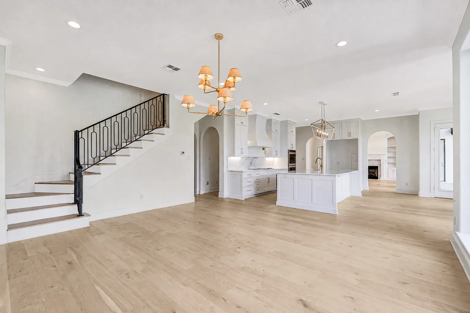 Single Family Residence For Sale in Cherokee County , 169 Dogwood Lakes Circle, Bullard, Texas 75757, 4 Bedroom, 4 Bathroom, 3 Garage spaces, 4,248 Sqft, built in 2001, mls#21402293, Real Estate Agent in Bullard, Homes For Sale in Cherokee county, Homes For Sale in Bullard, Realtor in Bullard Texas, Real Estate Brokerage Independent Realty Texas, Luminita Cordes Realtor