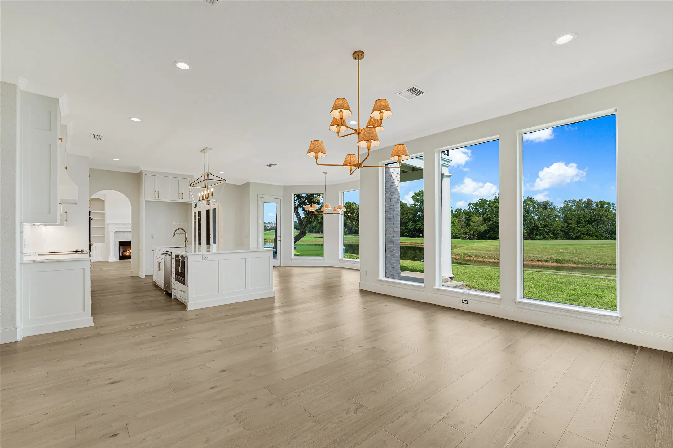 Single Family Residence For Sale in Cherokee County , 169 Dogwood Lakes Circle, Bullard, Texas 75757, 4 Bedroom, 4 Bathroom, 3 Garage spaces, 4,248 Sqft, built in 2001, mls#21402293, Real Estate Agent in Bullard, Homes For Sale in Cherokee county, Homes For Sale in Bullard, Realtor in Bullard Texas, Real Estate Brokerage Independent Realty Texas, Luminita Cordes Realtor