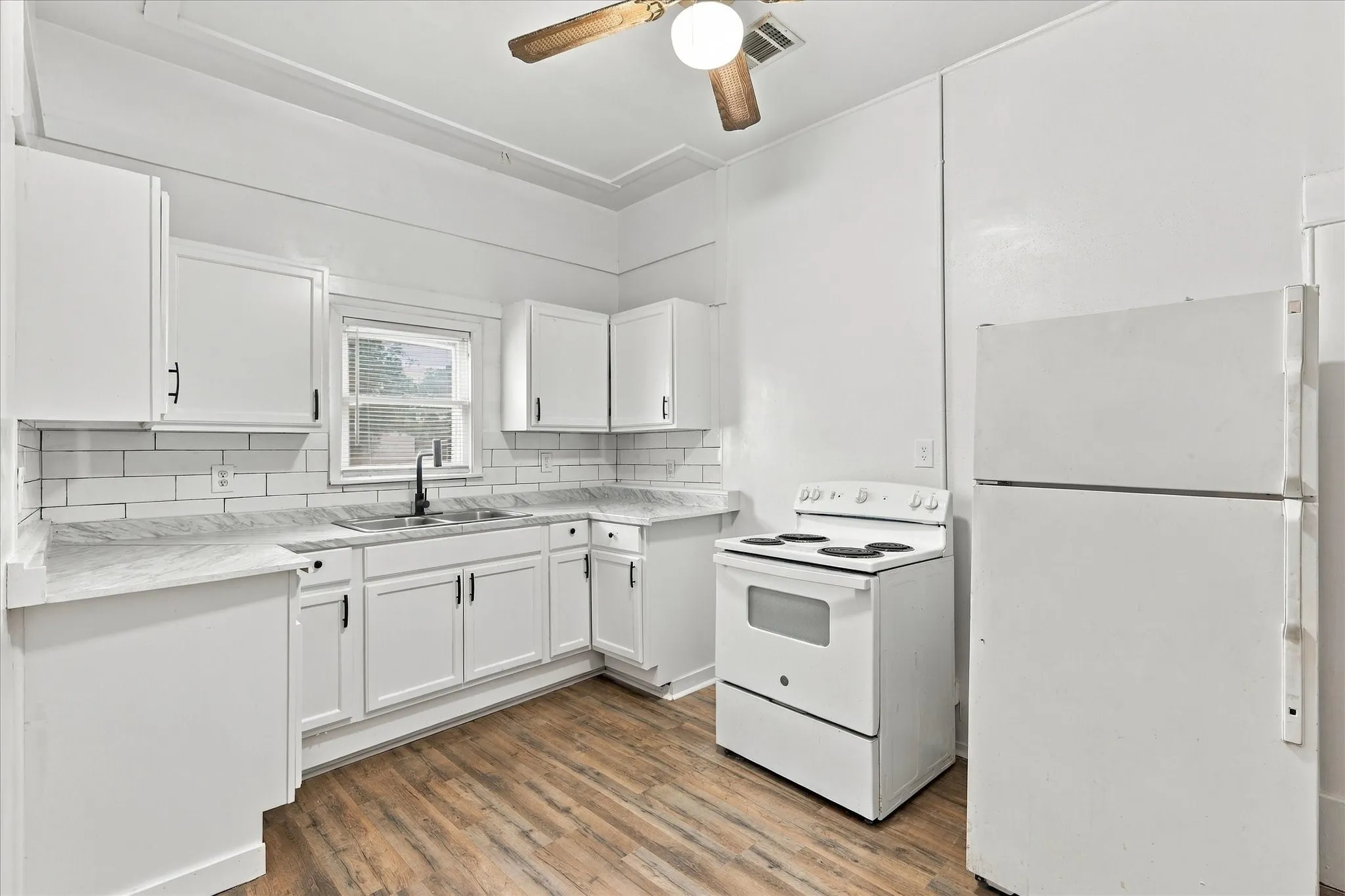 Single Family Residence For Rent in Dallas County , 319 Mckinney Street, Mesquite, Texas 75149, 2 Bedroom, 2 Bathroom, Garage spaces, 1,026 Sqft, built in 1935, mls#21400432, Real Estate Agent in Mesquite, Homes For Rent in Dallas county, Homes For Rent in Mesquite, Realtor in Mesquite Texas, Real Estate Brokerage Independent Realty Texas, Luminita Cordes Realtor