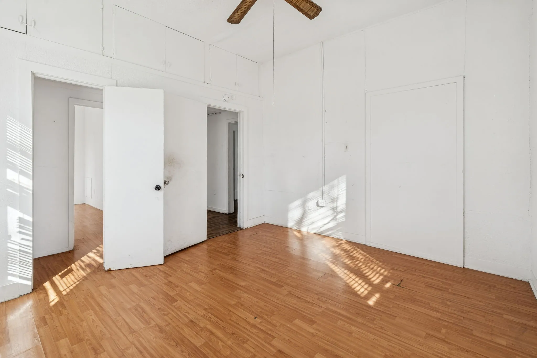 Single Family Residence For Rent in Dallas County , 319 Mckinney Street, Mesquite, Texas 75149, 2 Bedroom, 2 Bathroom, Garage spaces, 1,026 Sqft, built in 1935, mls#21400432, Real Estate Agent in Mesquite, Homes For Rent in Dallas county, Homes For Rent in Mesquite, Realtor in Mesquite Texas, Real Estate Brokerage Independent Realty Texas, Luminita Cordes Realtor