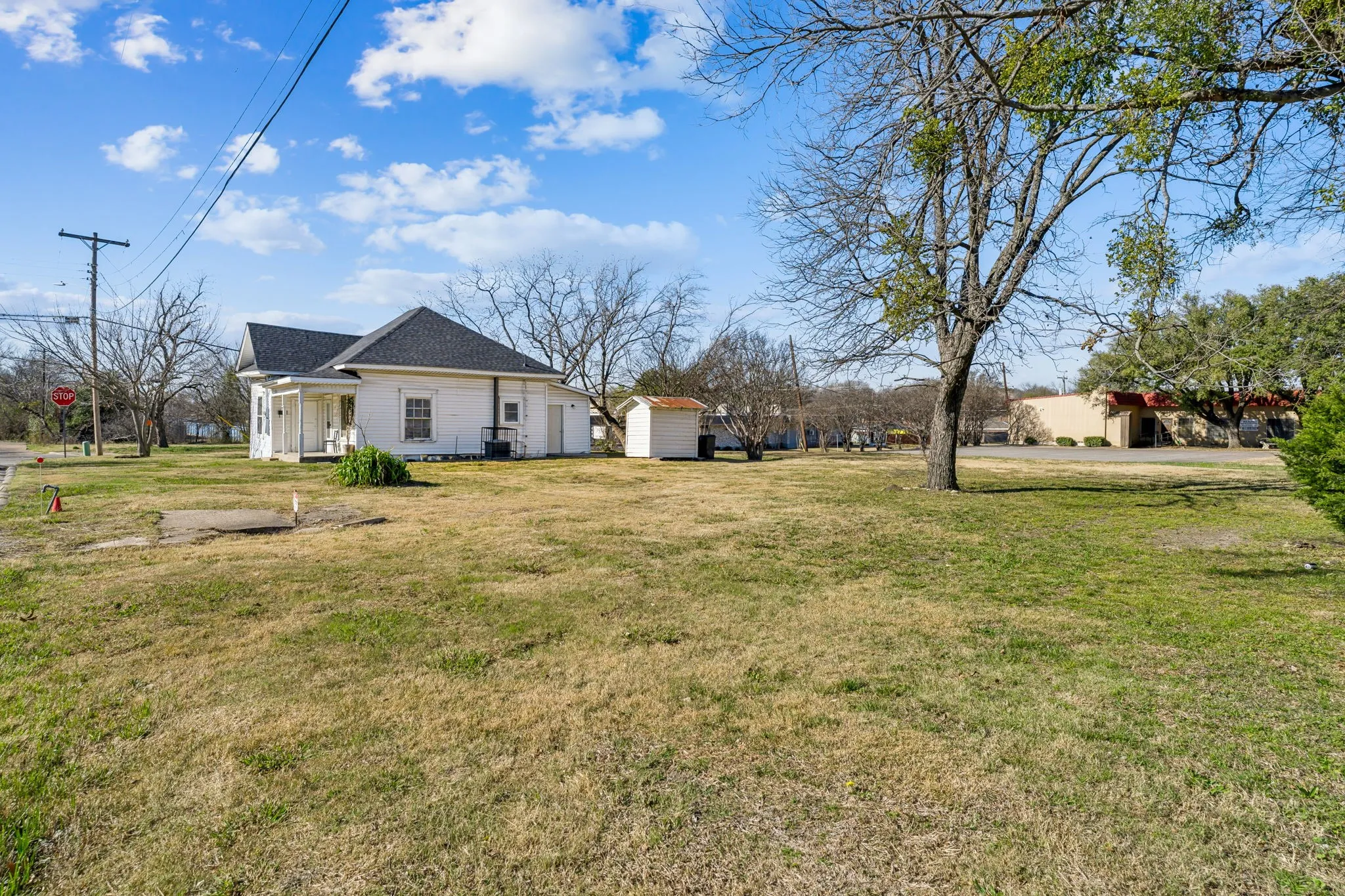 Single Family Residence For Rent in Dallas County , 319 Mckinney Street, Mesquite, Texas 75149, 2 Bedroom, 2 Bathroom, Garage spaces, 1,026 Sqft, built in 1935, mls#21400432, Real Estate Agent in Mesquite, Homes For Rent in Dallas county, Homes For Rent in Mesquite, Realtor in Mesquite Texas, Real Estate Brokerage Independent Realty Texas, Luminita Cordes Realtor