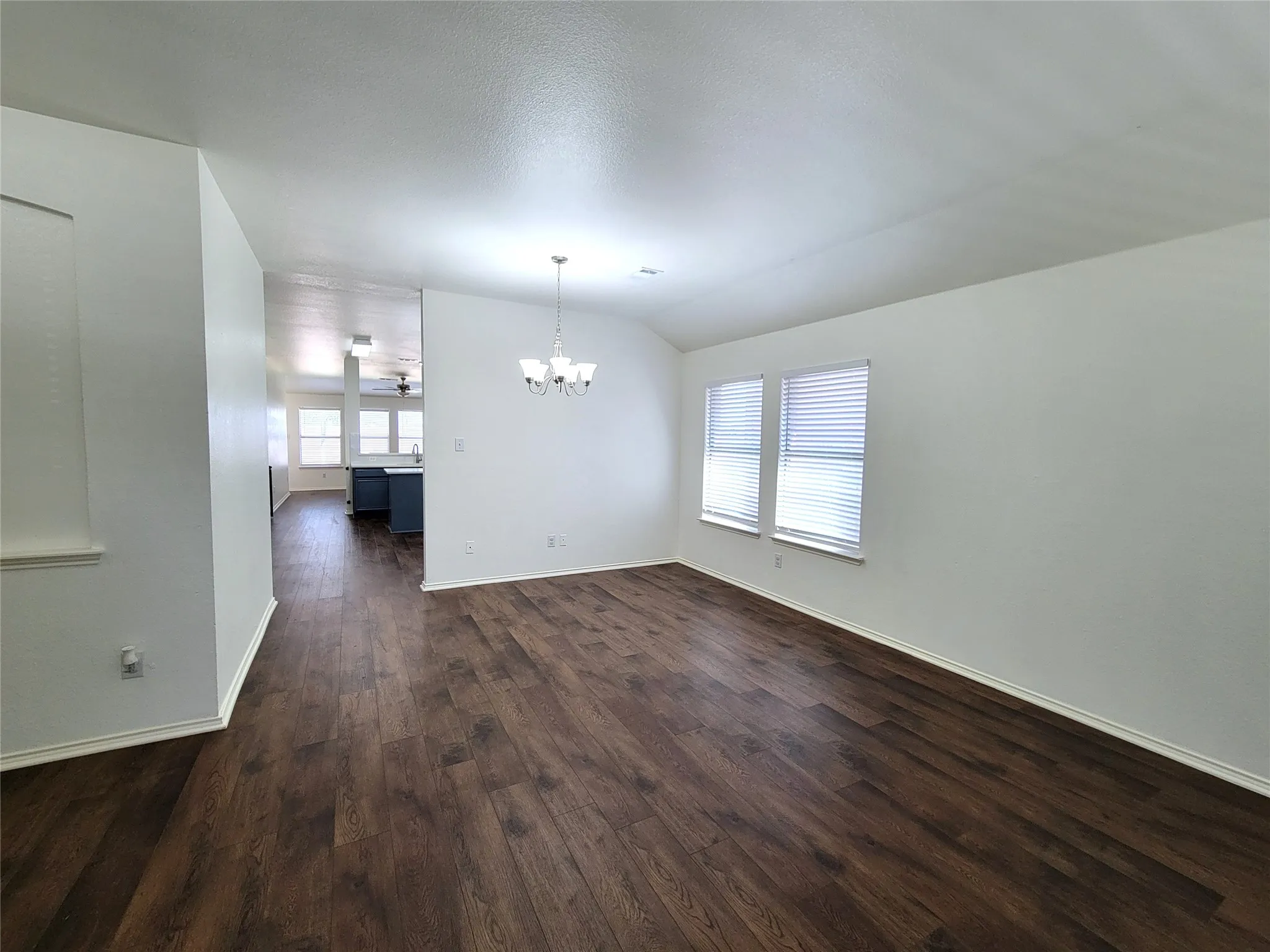 Single Family Residence For Rent in Collin County , 2004 Helmoken Falls Drive, Anna, Texas 75409, 3 Bedroom, 2 Bathroom, 2 Garage spaces, 1,918 Sqft, built in 2005, mls#21402298, Real Estate Agent in Anna, Homes For Rent in Collin county, Homes For Rent in Anna, Realtor in Anna Texas, Real Estate Brokerage Independent Realty Texas, Luminita Cordes Realtor