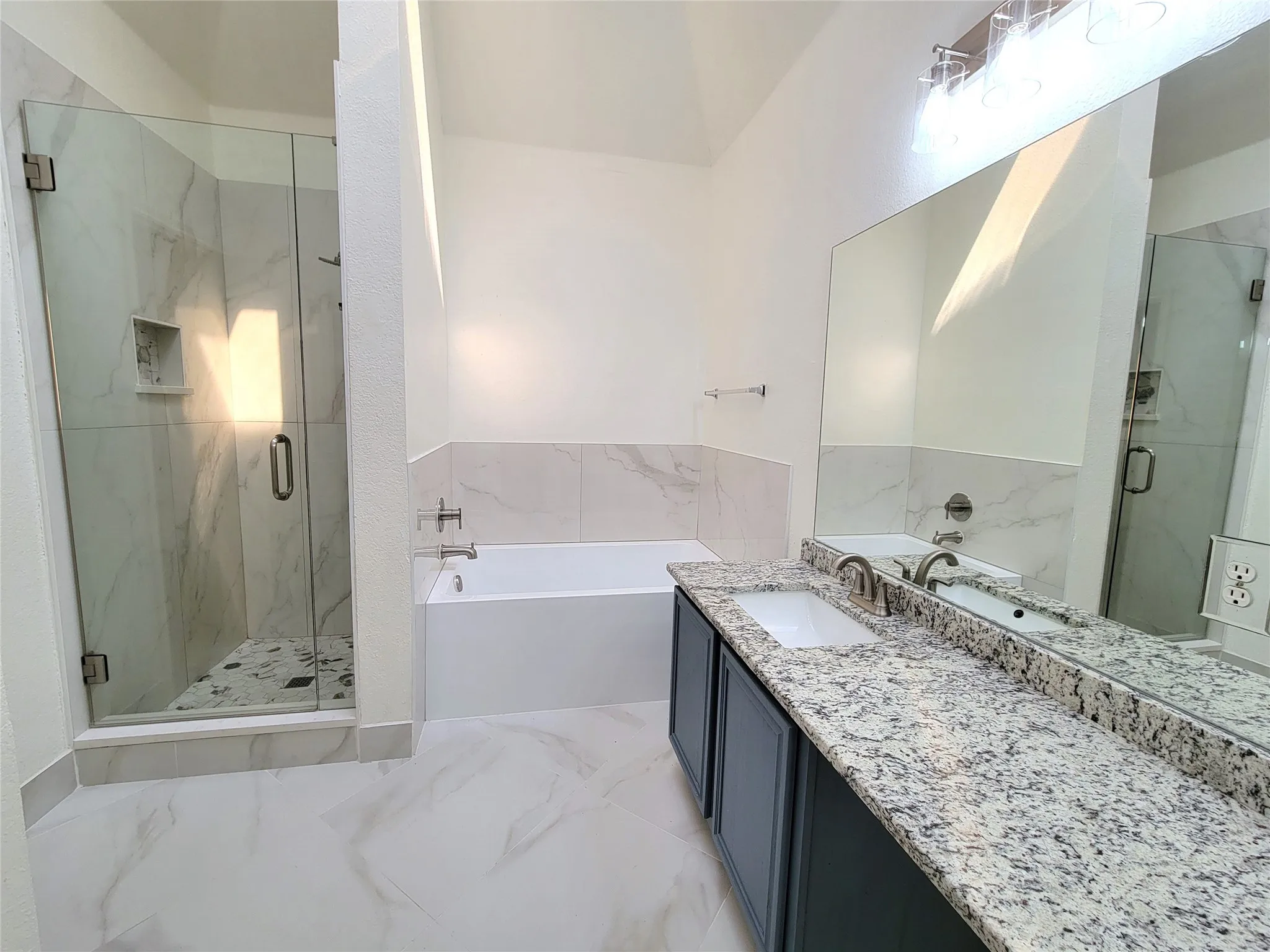 Single Family Residence For Rent in Collin County , 2004 Helmoken Falls Drive, Anna, Texas 75409, 3 Bedroom, 2 Bathroom, 2 Garage spaces, 1,918 Sqft, built in 2005, mls#21402298, Real Estate Agent in Anna, Homes For Rent in Collin county, Homes For Rent in Anna, Realtor in Anna Texas, Real Estate Brokerage Independent Realty Texas, Luminita Cordes Realtor
