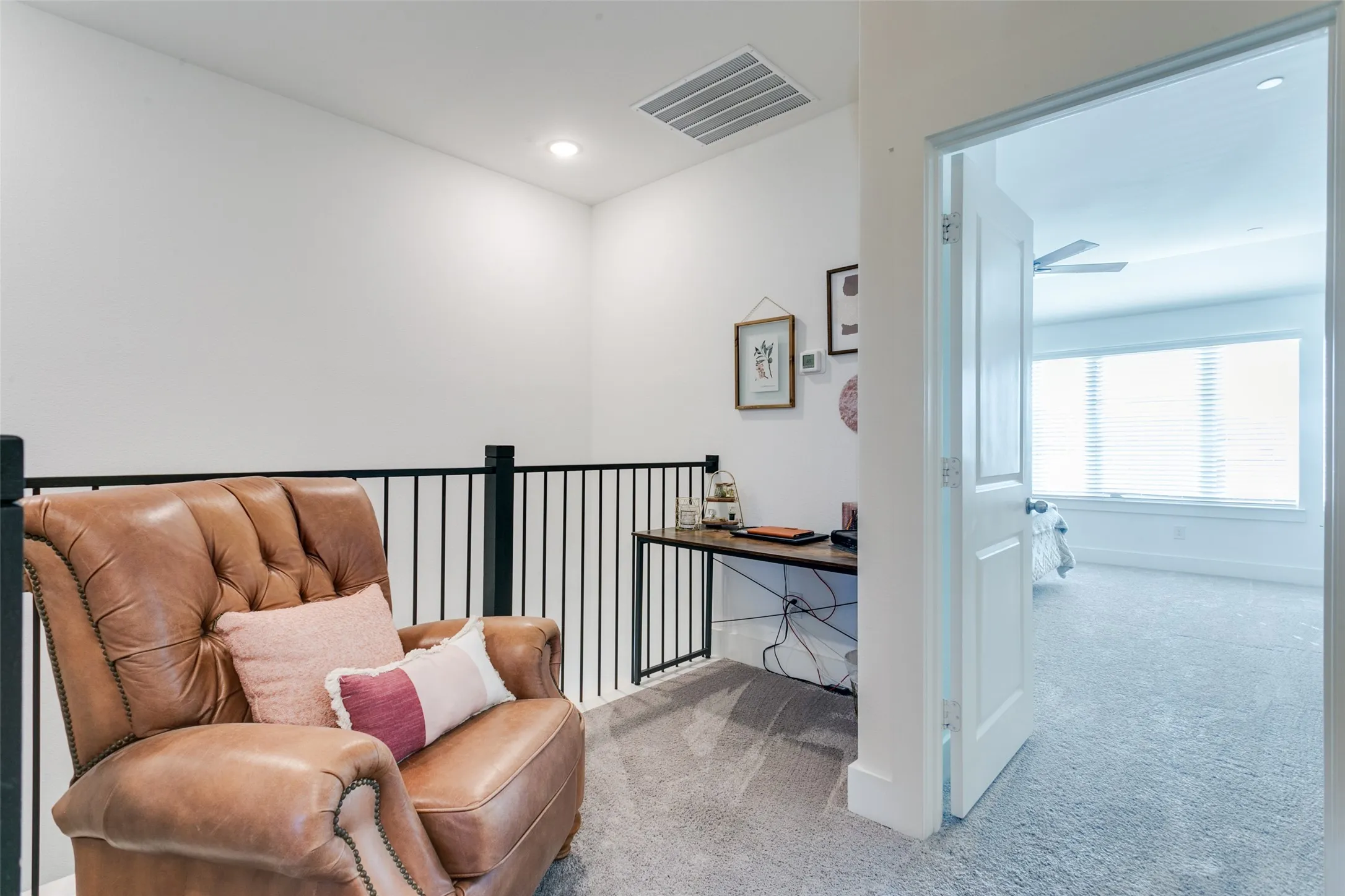 Townhouse For Rent in Tarrant County , 7605 Reis Lane, North Richland Hills, Texas 76182, 2 Bedroom, 3 Bathroom, 2 Garage spaces, 1,662 Sqft, built in 2021, mls#21402212, Real Estate Agent in North Richland Hills, Homes For Rent in Tarrant county, Homes For Rent in North Richland Hills, Realtor in North Richland Hills Texas, Real Estate Brokerage Independent Realty Texas, Luminita Cordes Realtor