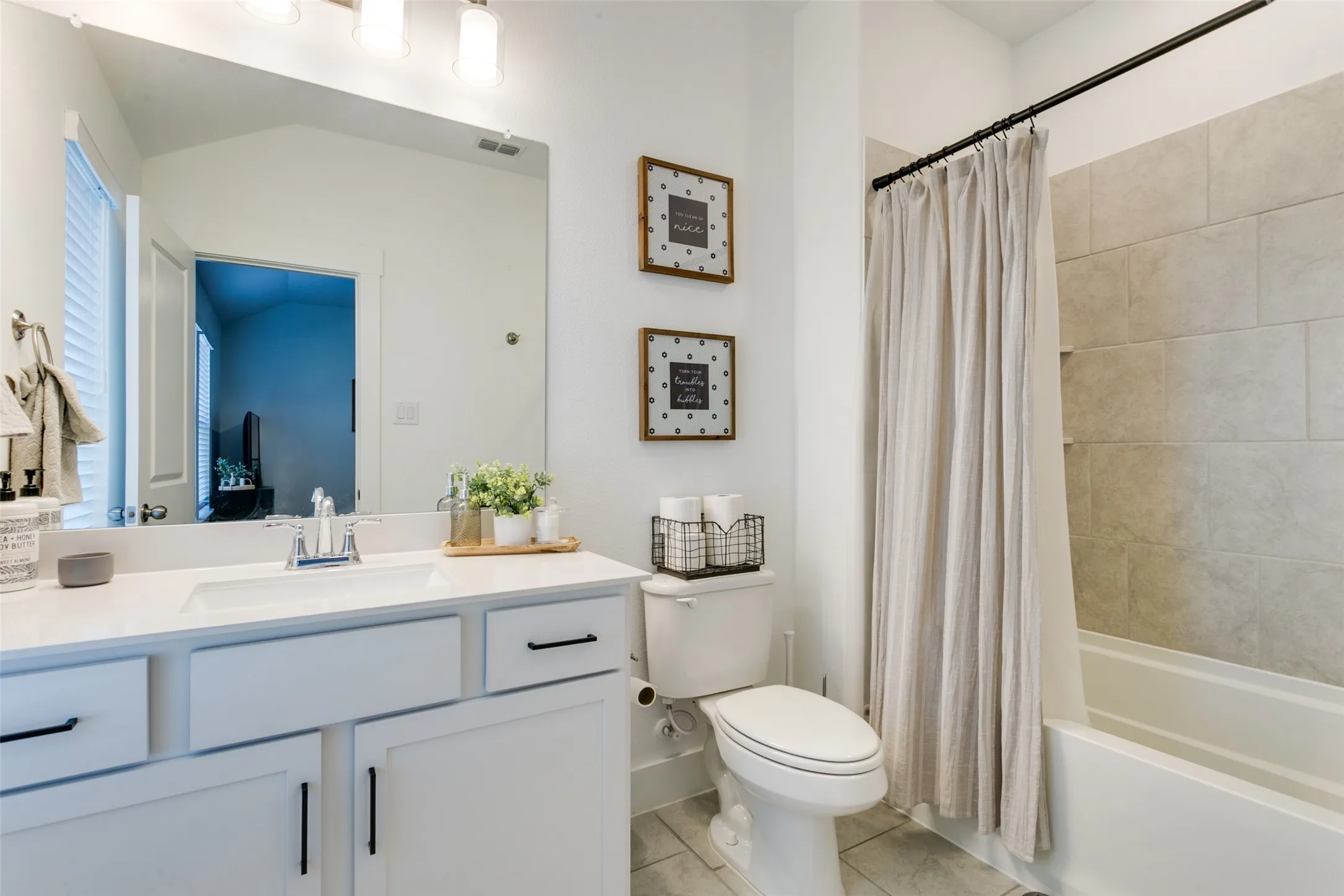 Townhouse For Rent in Tarrant County , 7605 Reis Lane, North Richland Hills, Texas 76182, 2 Bedroom, 3 Bathroom, 2 Garage spaces, 1,662 Sqft, built in 2021, mls#21402212, Real Estate Agent in North Richland Hills, Homes For Rent in Tarrant county, Homes For Rent in North Richland Hills, Realtor in North Richland Hills Texas, Real Estate Brokerage Independent Realty Texas, Luminita Cordes Realtor