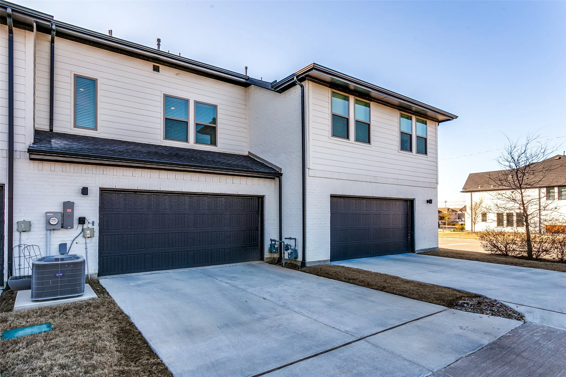 Townhouse For Rent in Tarrant County , 7605 Reis Lane, North Richland Hills, Texas 76182, 2 Bedroom, 3 Bathroom, 2 Garage spaces, 1,662 Sqft, built in 2021, mls#21402212, Real Estate Agent in North Richland Hills, Homes For Rent in Tarrant county, Homes For Rent in North Richland Hills, Realtor in North Richland Hills Texas, Real Estate Brokerage Independent Realty Texas, Luminita Cordes Realtor