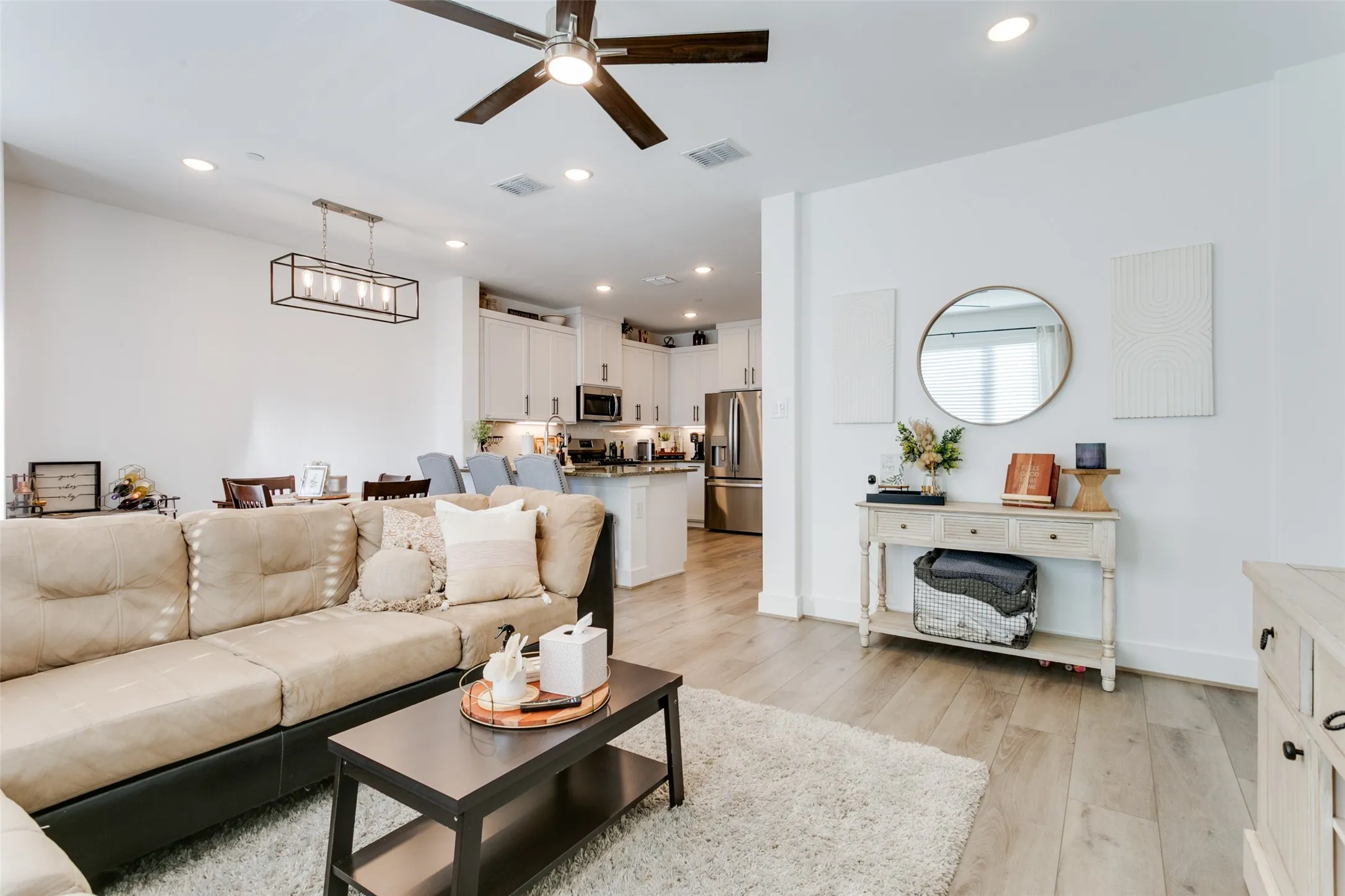 Townhouse For Rent in Tarrant County , 7605 Reis Lane, North Richland Hills, Texas 76182, 2 Bedroom, 3 Bathroom, 2 Garage spaces, 1,662 Sqft, built in 2021, mls#21402212, Real Estate Agent in North Richland Hills, Homes For Rent in Tarrant county, Homes For Rent in North Richland Hills, Realtor in North Richland Hills Texas, Real Estate Brokerage Independent Realty Texas, Luminita Cordes Realtor
