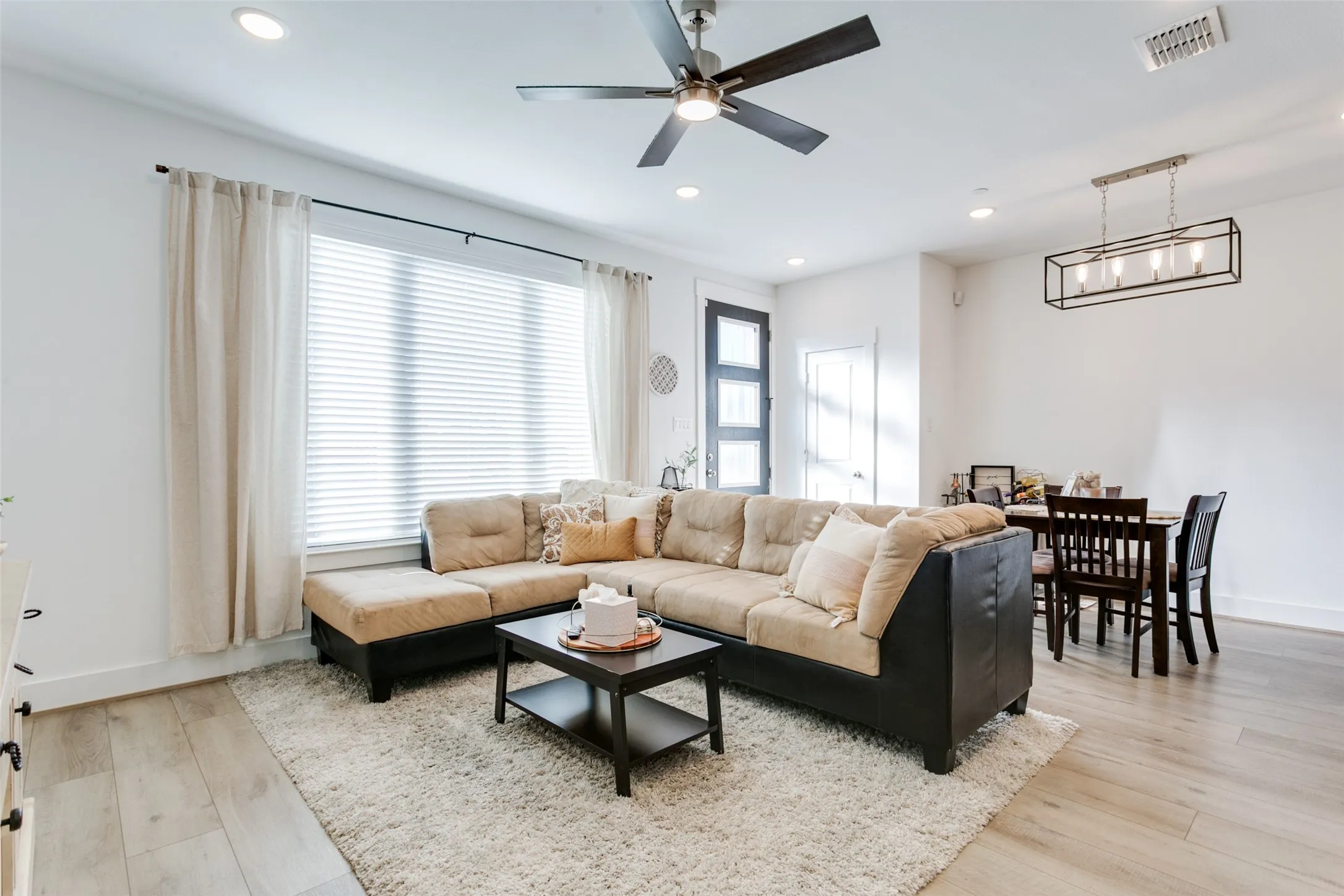 Townhouse For Rent in Tarrant County , 7605 Reis Lane, North Richland Hills, Texas 76182, 2 Bedroom, 3 Bathroom, 2 Garage spaces, 1,662 Sqft, built in 2021, mls#21402212, Real Estate Agent in North Richland Hills, Homes For Rent in Tarrant county, Homes For Rent in North Richland Hills, Realtor in North Richland Hills Texas, Real Estate Brokerage Independent Realty Texas, Luminita Cordes Realtor