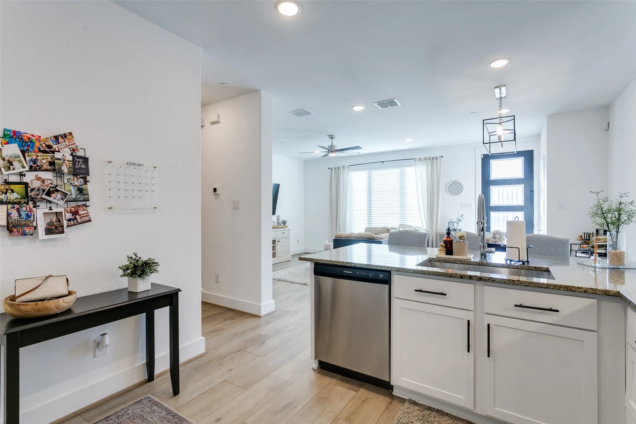 Townhouse For Rent in Tarrant County , 7605 Reis Lane, North Richland Hills, Texas 76182, 2 Bedroom, 3 Bathroom, 2 Garage spaces, 1,662 Sqft, built in 2021, mls#21402212, Real Estate Agent in North Richland Hills, Homes For Rent in Tarrant county, Homes For Rent in North Richland Hills, Realtor in North Richland Hills Texas, Real Estate Brokerage Independent Realty Texas, Luminita Cordes Realtor