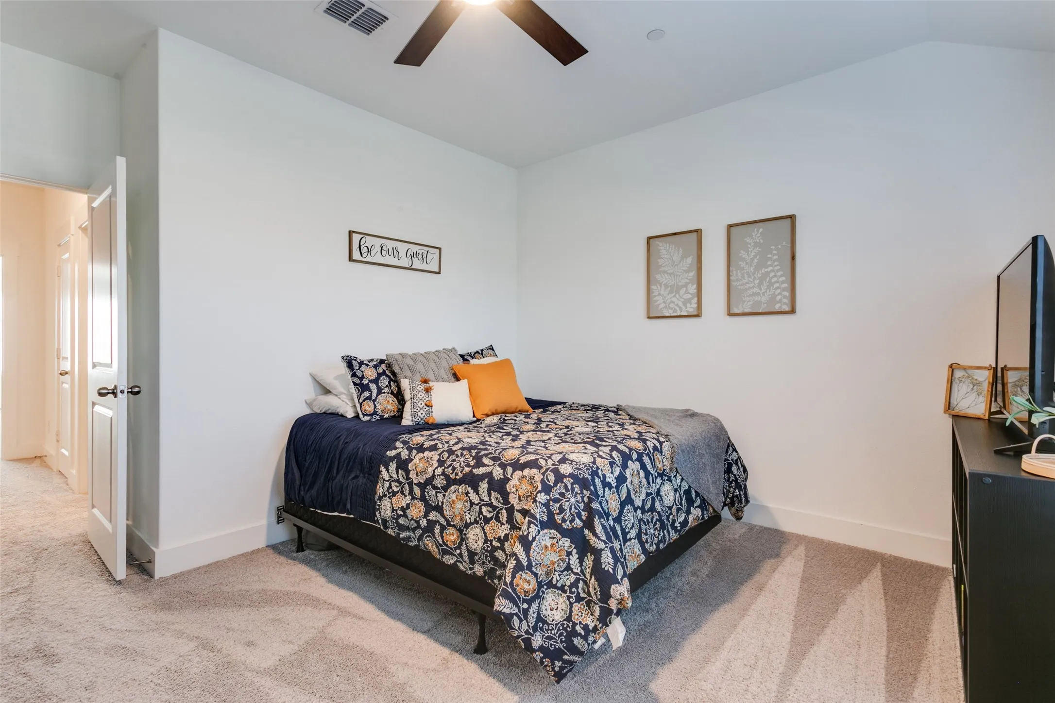Townhouse For Rent in Tarrant County , 7605 Reis Lane, North Richland Hills, Texas 76182, 2 Bedroom, 3 Bathroom, 2 Garage spaces, 1,662 Sqft, built in 2021, mls#21402212, Real Estate Agent in North Richland Hills, Homes For Rent in Tarrant county, Homes For Rent in North Richland Hills, Realtor in North Richland Hills Texas, Real Estate Brokerage Independent Realty Texas, Luminita Cordes Realtor