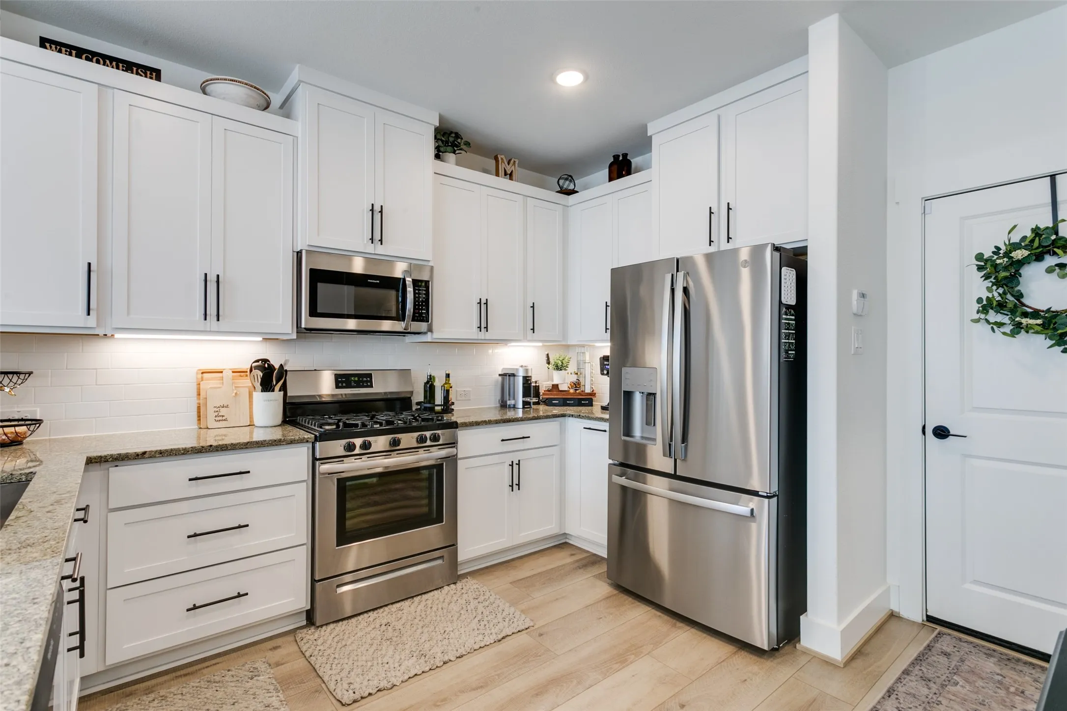 Townhouse For Rent in Tarrant County , 7605 Reis Lane, North Richland Hills, Texas 76182, 2 Bedroom, 3 Bathroom, 2 Garage spaces, 1,662 Sqft, built in 2021, mls#21402212, Real Estate Agent in North Richland Hills, Homes For Rent in Tarrant county, Homes For Rent in North Richland Hills, Realtor in North Richland Hills Texas, Real Estate Brokerage Independent Realty Texas, Luminita Cordes Realtor
