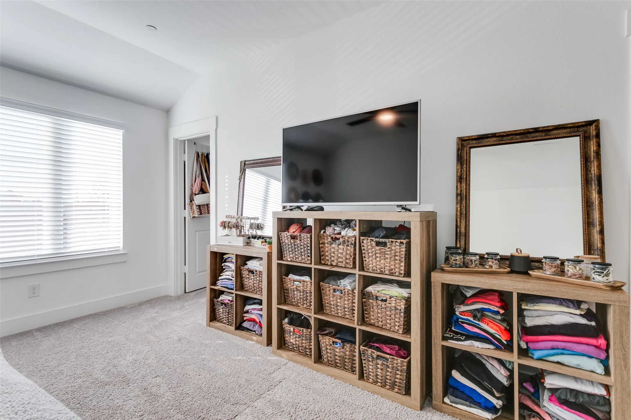 Townhouse For Rent in Tarrant County , 7605 Reis Lane, North Richland Hills, Texas 76182, 2 Bedroom, 3 Bathroom, 2 Garage spaces, 1,662 Sqft, built in 2021, mls#21402212, Real Estate Agent in North Richland Hills, Homes For Rent in Tarrant county, Homes For Rent in North Richland Hills, Realtor in North Richland Hills Texas, Real Estate Brokerage Independent Realty Texas, Luminita Cordes Realtor