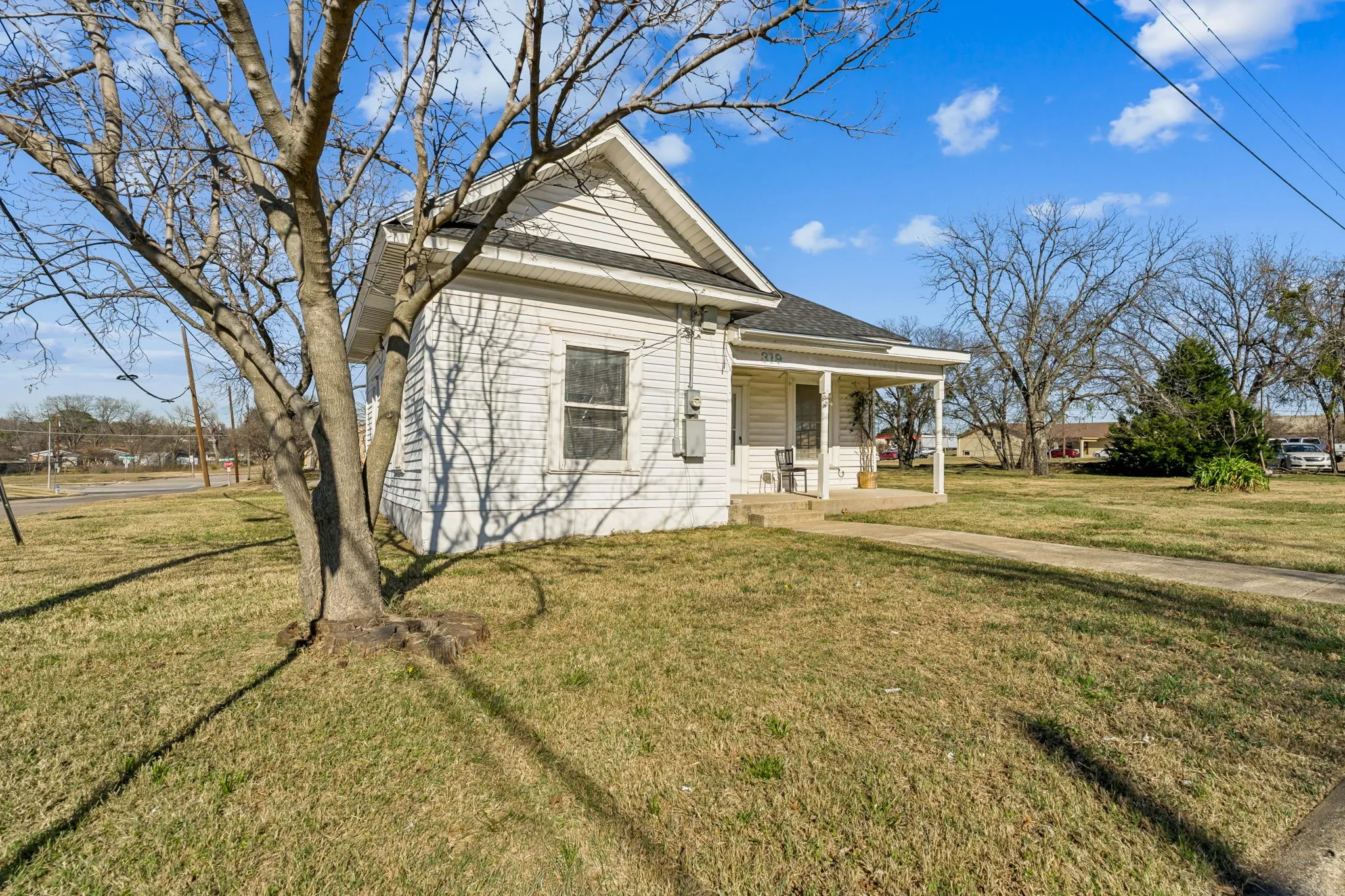 Single Family Residence For Sale in Dallas County , 319 Mckinney Street, Mesquite, Texas 75149, 2 Bedroom, 2 Bathroom, Garage spaces, 1,026 Sqft, built in 1935, mls#21400446, Real Estate Agent in Mesquite, Homes For Sale in Dallas county, Homes For Sale in Mesquite, Realtor in Mesquite Texas, Real Estate Brokerage Independent Realty Texas, Luminita Cordes Realtor