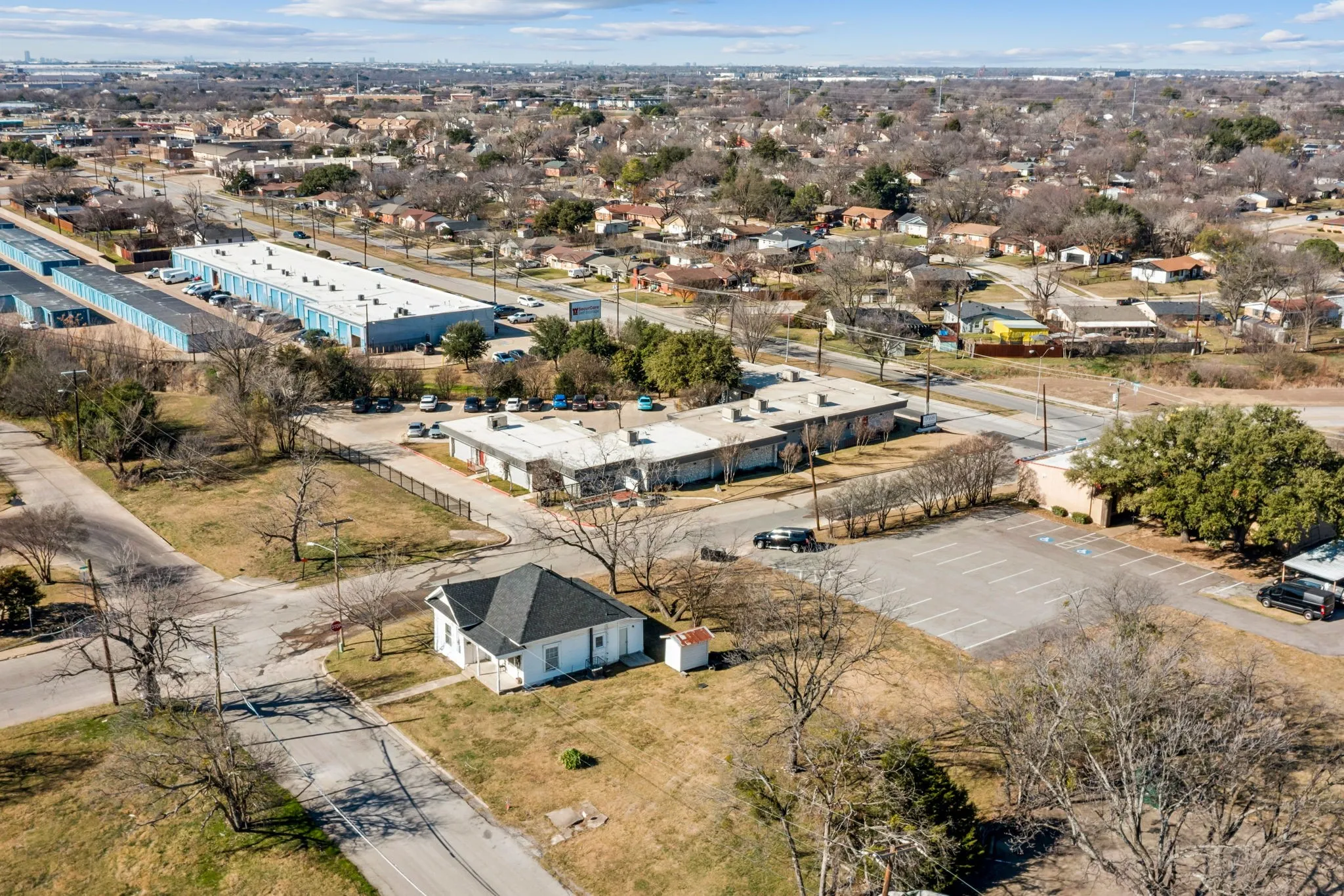 Single Family Residence For Sale in Dallas County , 319 Mckinney Street, Mesquite, Texas 75149, 2 Bedroom, 2 Bathroom, Garage spaces, 1,026 Sqft, built in 1935, mls#21400446, Real Estate Agent in Mesquite, Homes For Sale in Dallas county, Homes For Sale in Mesquite, Realtor in Mesquite Texas, Real Estate Brokerage Independent Realty Texas, Luminita Cordes Realtor