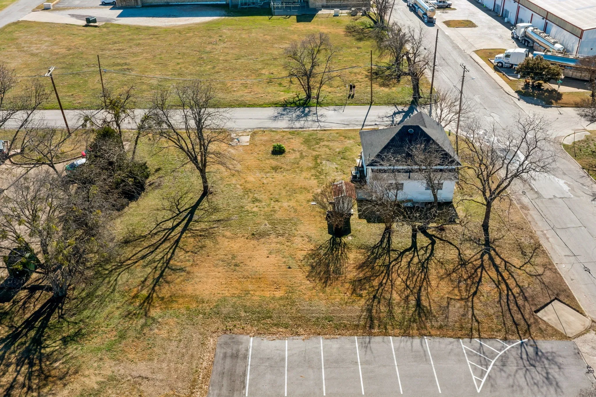 Single Family Residence For Sale in Dallas County , 319 Mckinney Street, Mesquite, Texas 75149, 2 Bedroom, 2 Bathroom, Garage spaces, 1,026 Sqft, built in 1935, mls#21400446, Real Estate Agent in Mesquite, Homes For Sale in Dallas county, Homes For Sale in Mesquite, Realtor in Mesquite Texas, Real Estate Brokerage Independent Realty Texas, Luminita Cordes Realtor