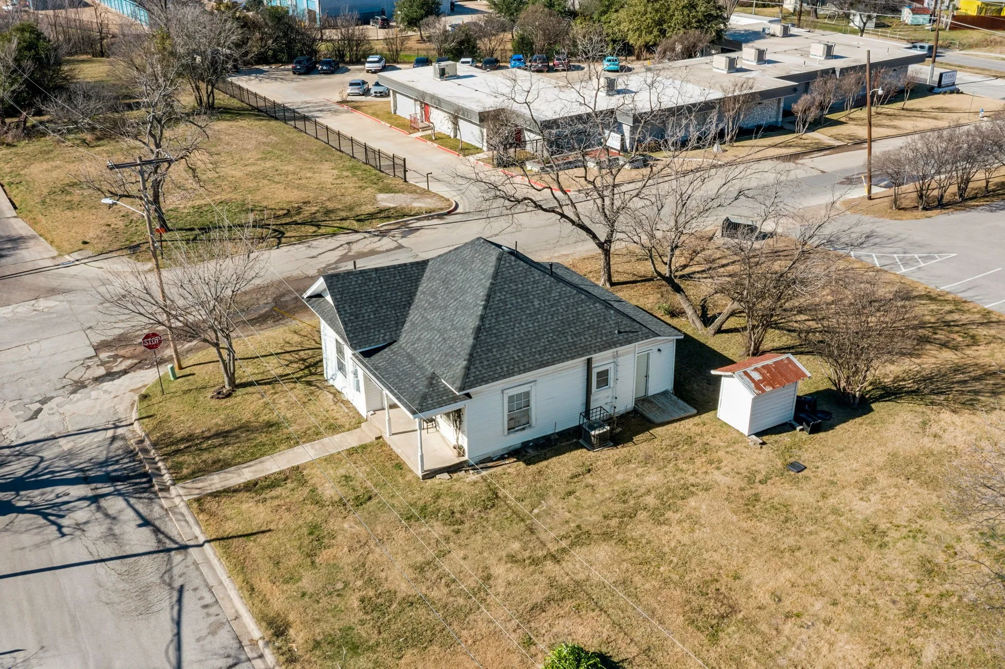 Single Family Residence For Sale in Dallas County , 319 Mckinney Street, Mesquite, Texas 75149, 2 Bedroom, 2 Bathroom, Garage spaces, 1,026 Sqft, built in 1935, mls#21400446, Real Estate Agent in Mesquite, Homes For Sale in Dallas county, Homes For Sale in Mesquite, Realtor in Mesquite Texas, Real Estate Brokerage Independent Realty Texas, Luminita Cordes Realtor