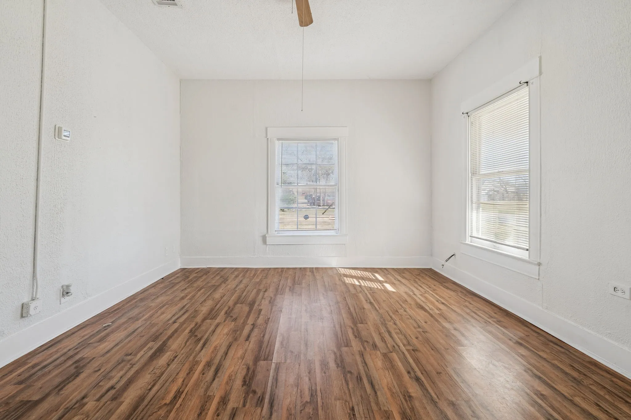 Single Family Residence For Sale in Dallas County , 319 Mckinney Street, Mesquite, Texas 75149, 2 Bedroom, 2 Bathroom, Garage spaces, 1,026 Sqft, built in 1935, mls#21400446, Real Estate Agent in Mesquite, Homes For Sale in Dallas county, Homes For Sale in Mesquite, Realtor in Mesquite Texas, Real Estate Brokerage Independent Realty Texas, Luminita Cordes Realtor