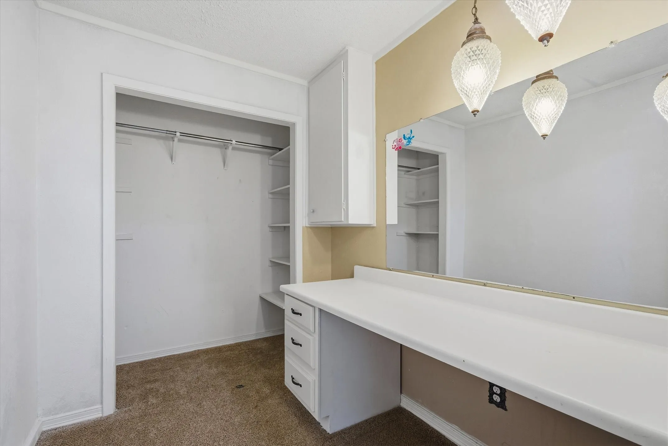 Single Family Residence For Rent in Van Zandt County , 1729 Elliot Drive, Canton, Texas 75103, 7 Bedroom, 3 Bathroom, 3 Garage spaces, 3,952 Sqft, built in 1979, mls#21398523, Real Estate Agent in Canton, Homes For Rent in Van Zandt county, Homes For Rent in Canton, Realtor in Canton Texas, Real Estate Brokerage Independent Realty Texas, Luminita Cordes Realtor