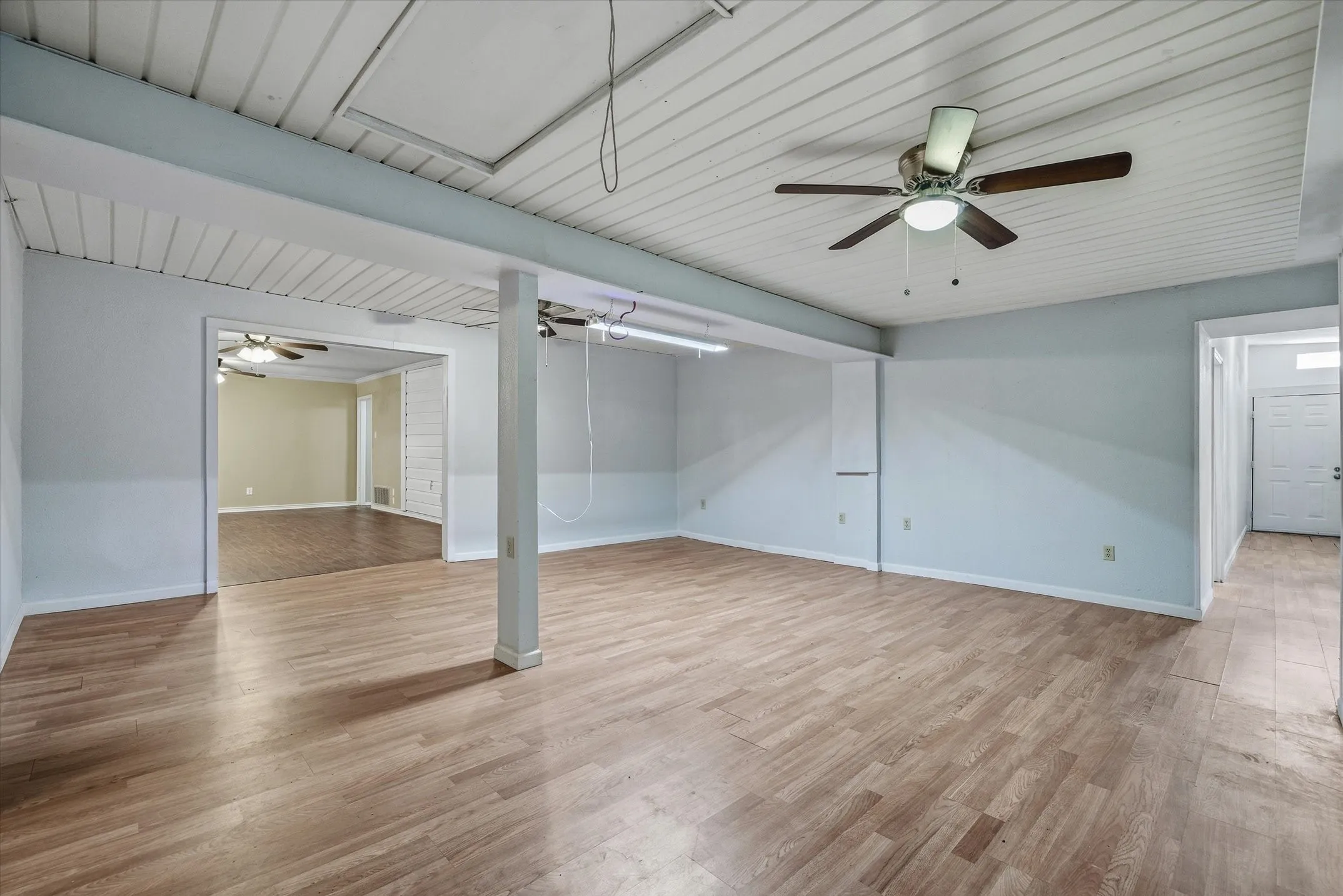 Single Family Residence For Rent in Van Zandt County , 1729 Elliot Drive, Canton, Texas 75103, 7 Bedroom, 3 Bathroom, 3 Garage spaces, 3,952 Sqft, built in 1979, mls#21398523, Real Estate Agent in Canton, Homes For Rent in Van Zandt county, Homes For Rent in Canton, Realtor in Canton Texas, Real Estate Brokerage Independent Realty Texas, Luminita Cordes Realtor