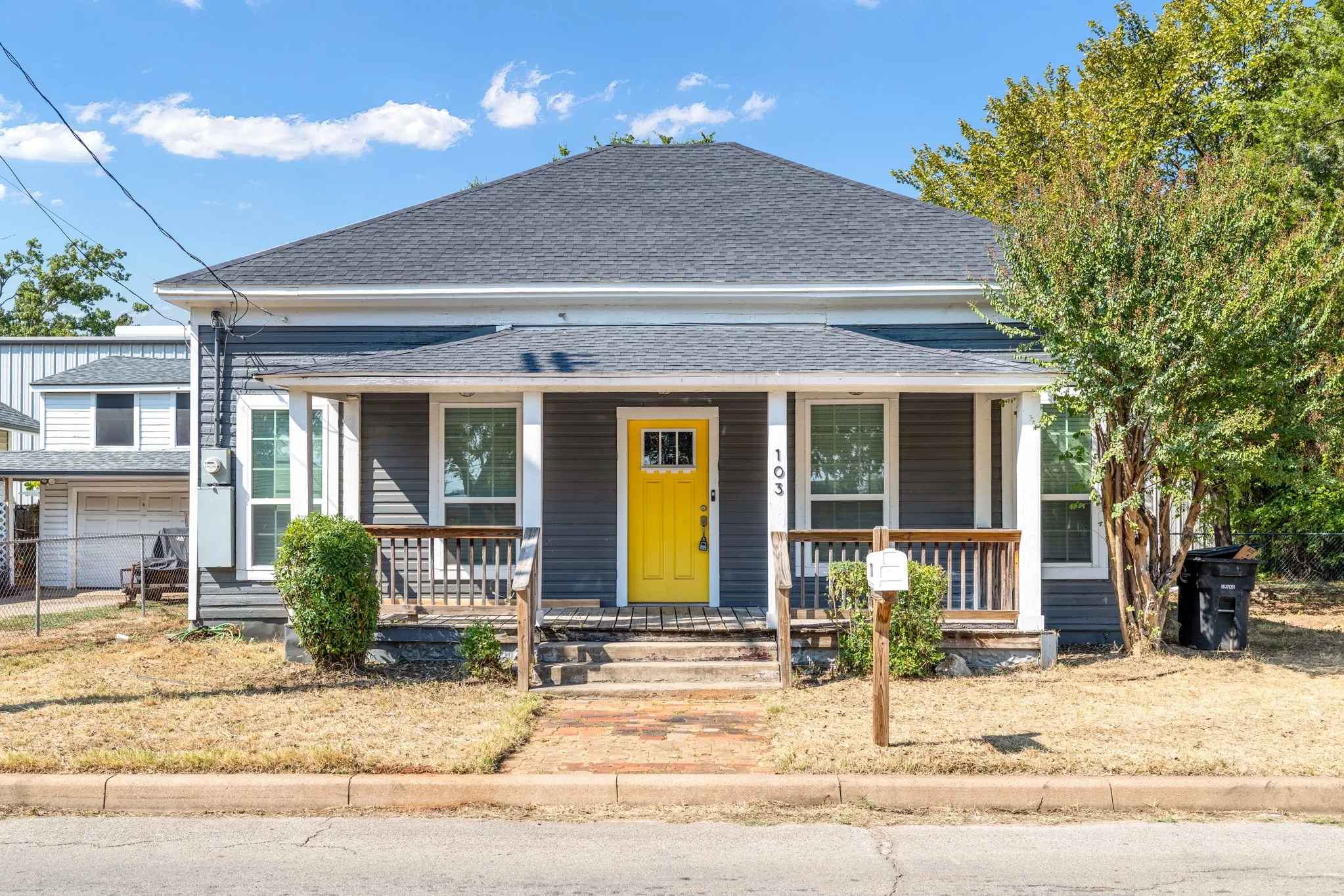 Single Family Residence For Sale in Johnson County , 103 May Avenue, Cleburne, Texas 76031, 3 Bedroom, 2 Bathroom, Garage spaces, 1,297 Sqft, built in 1950, mls#21398786, Real Estate Agent in Cleburne, Homes For Sale in Johnson county, Homes For Sale in Cleburne, Realtor in Cleburne Texas, Real Estate Brokerage Independent Realty Texas, Luminita Cordes Realtor